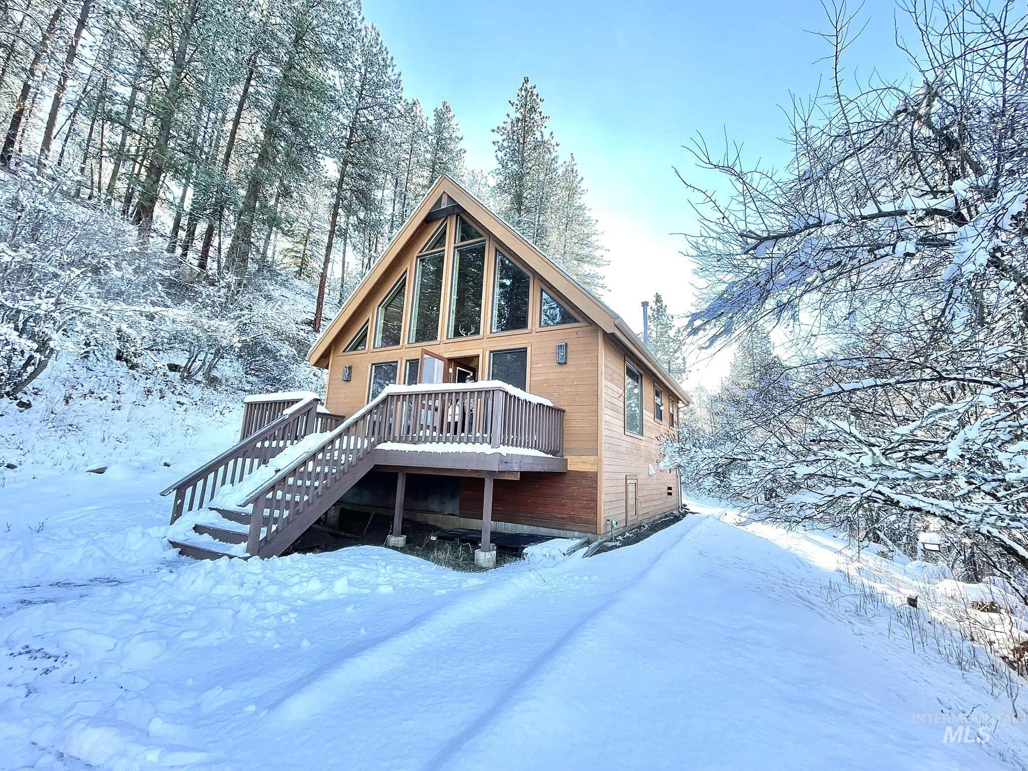 611 Leitch Creek Rd, Kooskia, Idaho 83539, 1 Bedroom, 1 Bathroom, Residential For Sale, Price $425,000,MLS 98982120