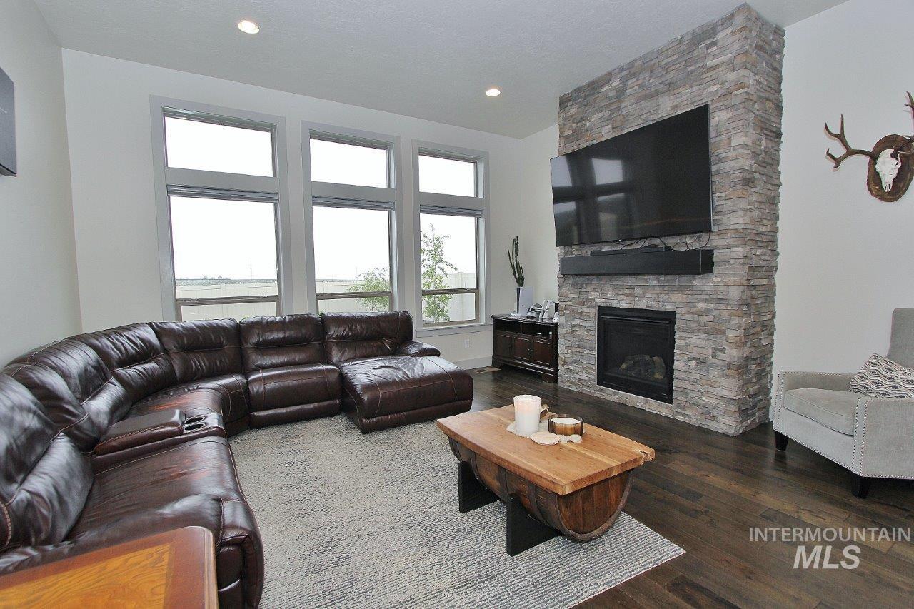 7595 S Wagons West Ave, Boise, Idaho 83716, 4 Bedrooms, 3 Bathrooms, Residential For Sale, Price $740,000, 98982123