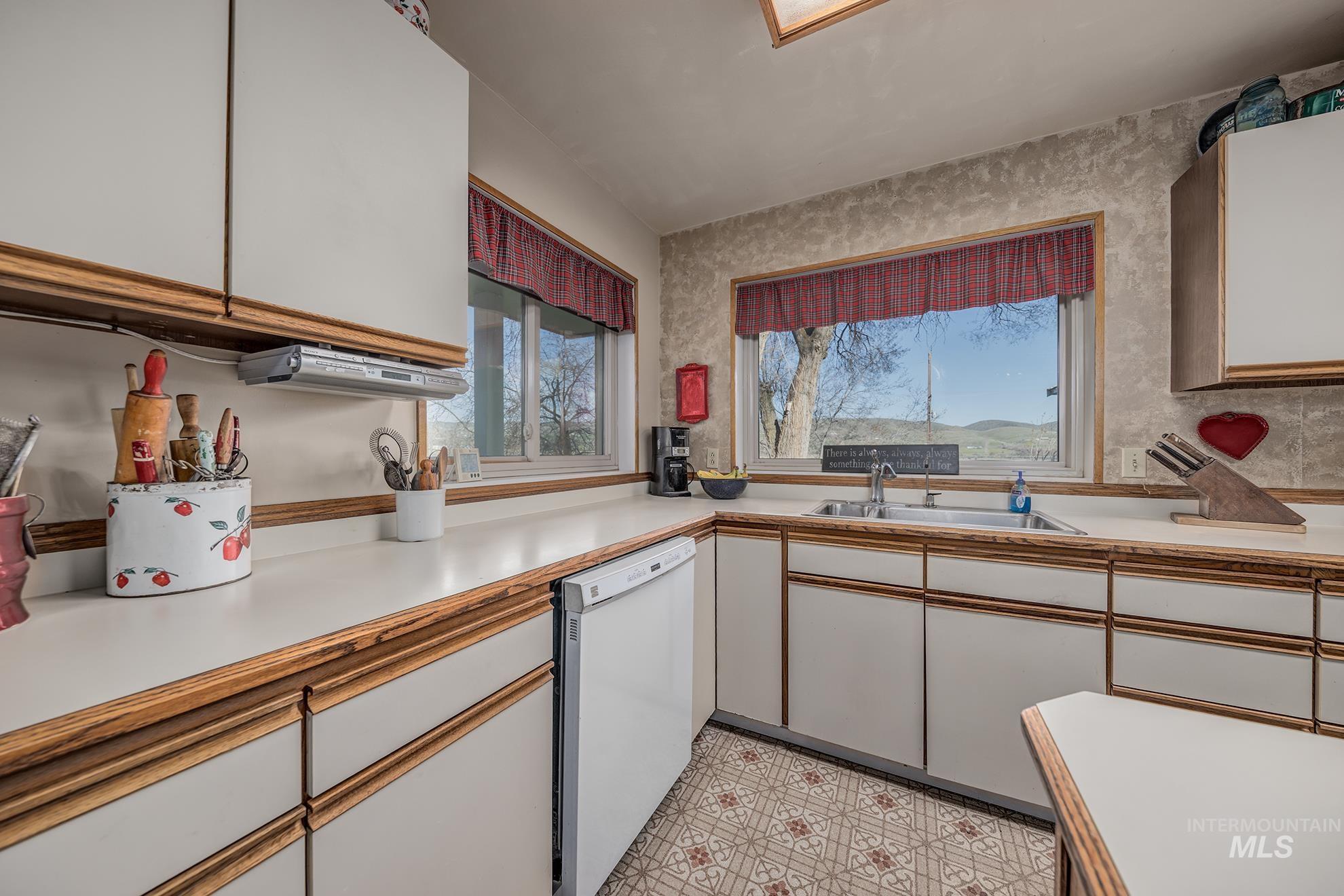 1365 HWY 95, Weiser, Idaho 83672, 3 Bedrooms, 2 Bathrooms, Residential For Sale, Price $545,000, 98982124