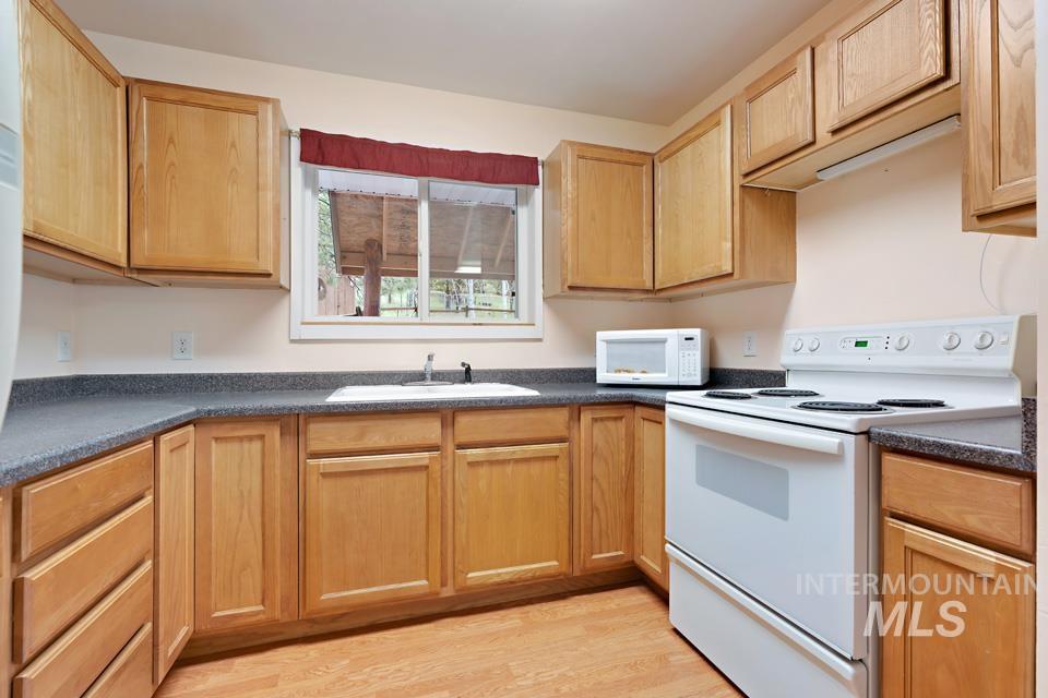 15 Sellman Dr, Lowman, Idaho 83637, 2 Bedrooms, 1 Bathroom, Residential For Sale, Price $344,900, 98982125