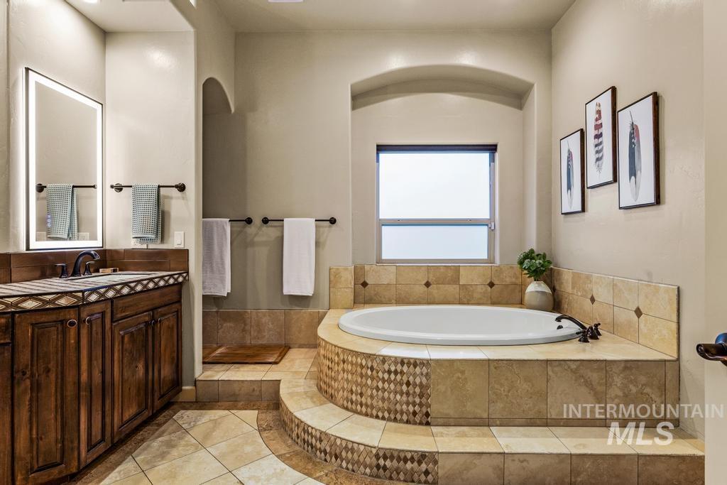 3665 W Fieno Ct, Eagle, Idaho 83616, 5 Bedrooms, 5 Bathrooms, Residential For Sale, Price $2,549,788,MLS 98982126