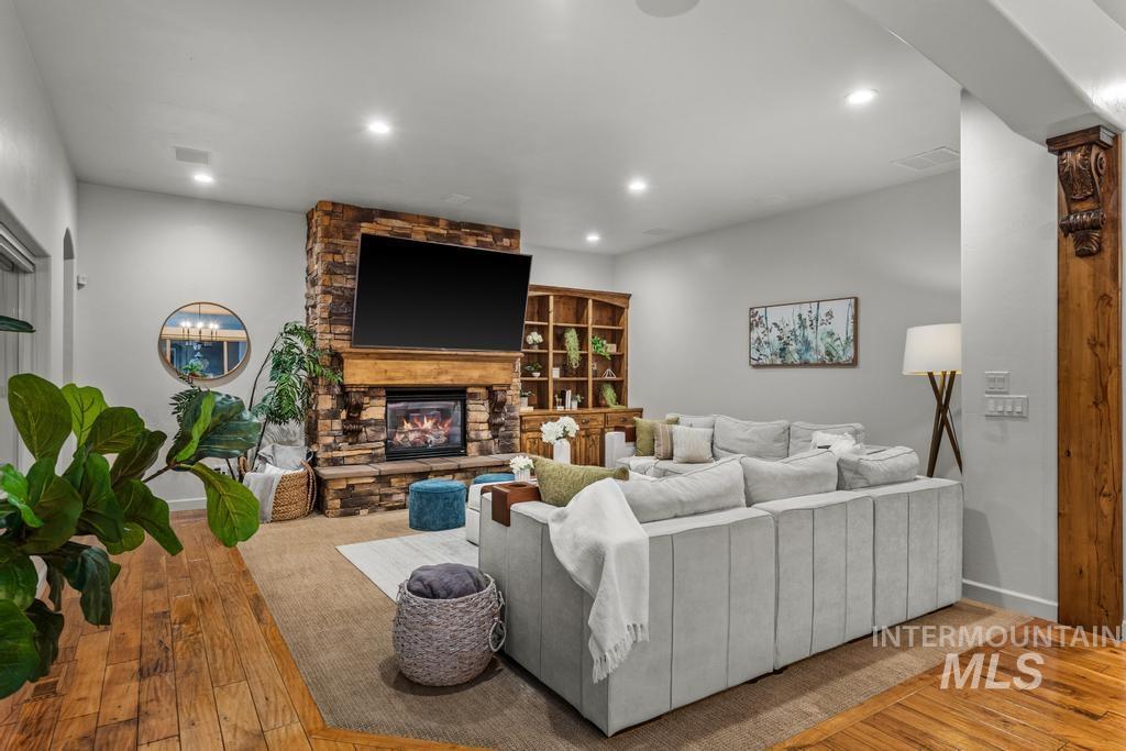 3665 W Fieno Ct, Eagle, Idaho 83616, 5 Bedrooms, 5 Bathrooms, Residential For Sale, Price $2,549,788,MLS 98982126