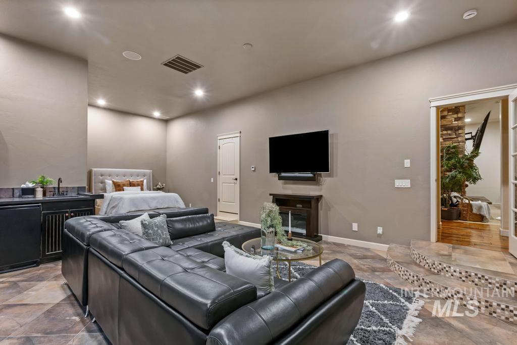 3665 W Fieno Ct, Eagle, Idaho 83616, 5 Bedrooms, 5 Bathrooms, Residential For Sale, Price $2,549,788,MLS 98982126
