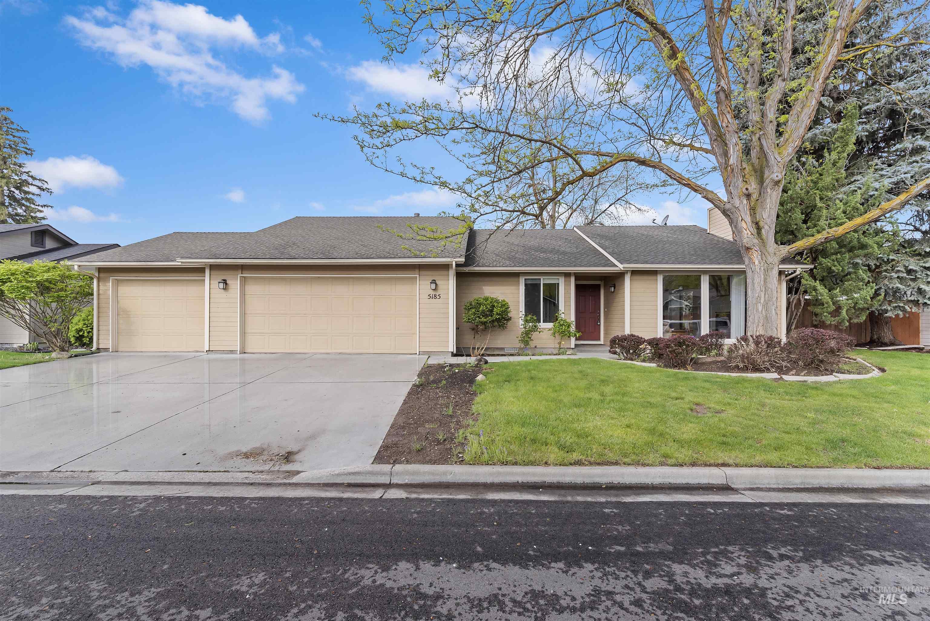 5185 Castle Hill Way, Boise, Idaho 83703, 3 Bedrooms, 2 Bathrooms, Residential For Sale, Price $474,900, 98982134