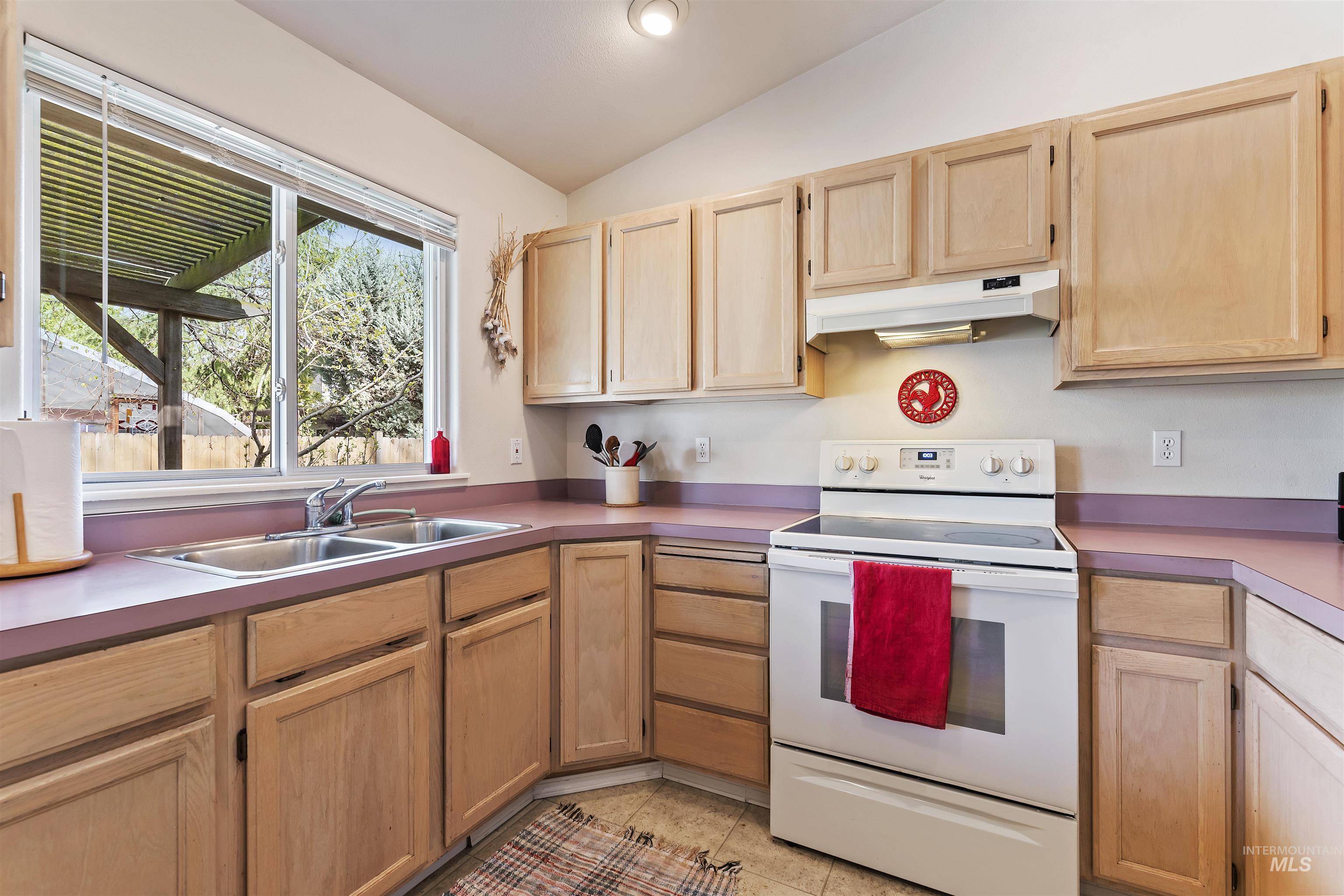 5185 Castle Hill Way, Boise, Idaho 83703, 3 Bedrooms, 2 Bathrooms, Residential For Sale, Price $474,900, 98982134