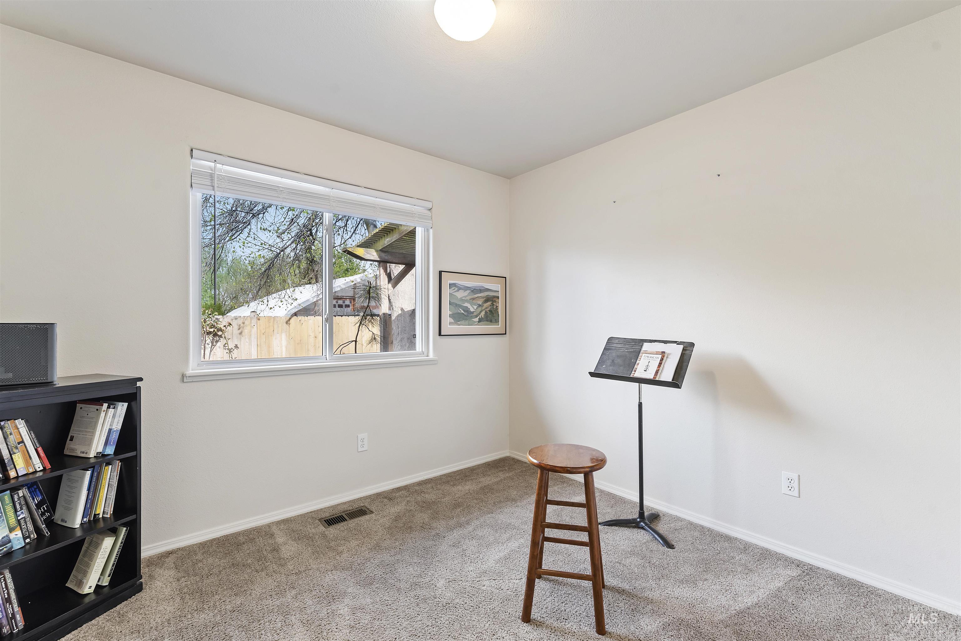 5185 Castle Hill Way, Boise, Idaho 83703, 3 Bedrooms, 2 Bathrooms, Residential For Sale, Price $474,900, 98982134