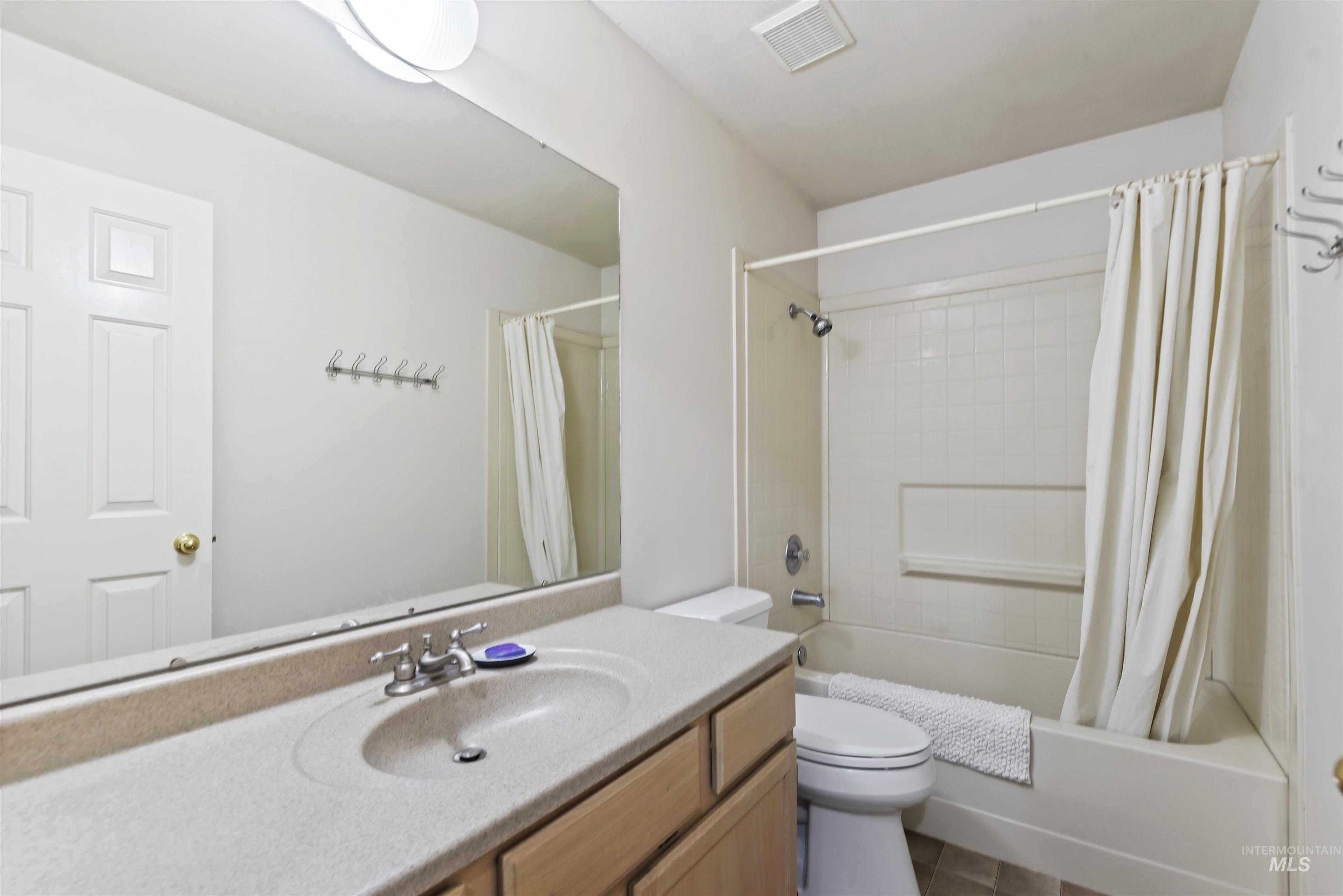 5185 Castle Hill Way, Boise, Idaho 83703, 3 Bedrooms, 2 Bathrooms, Residential For Sale, Price $474,900, 98982134