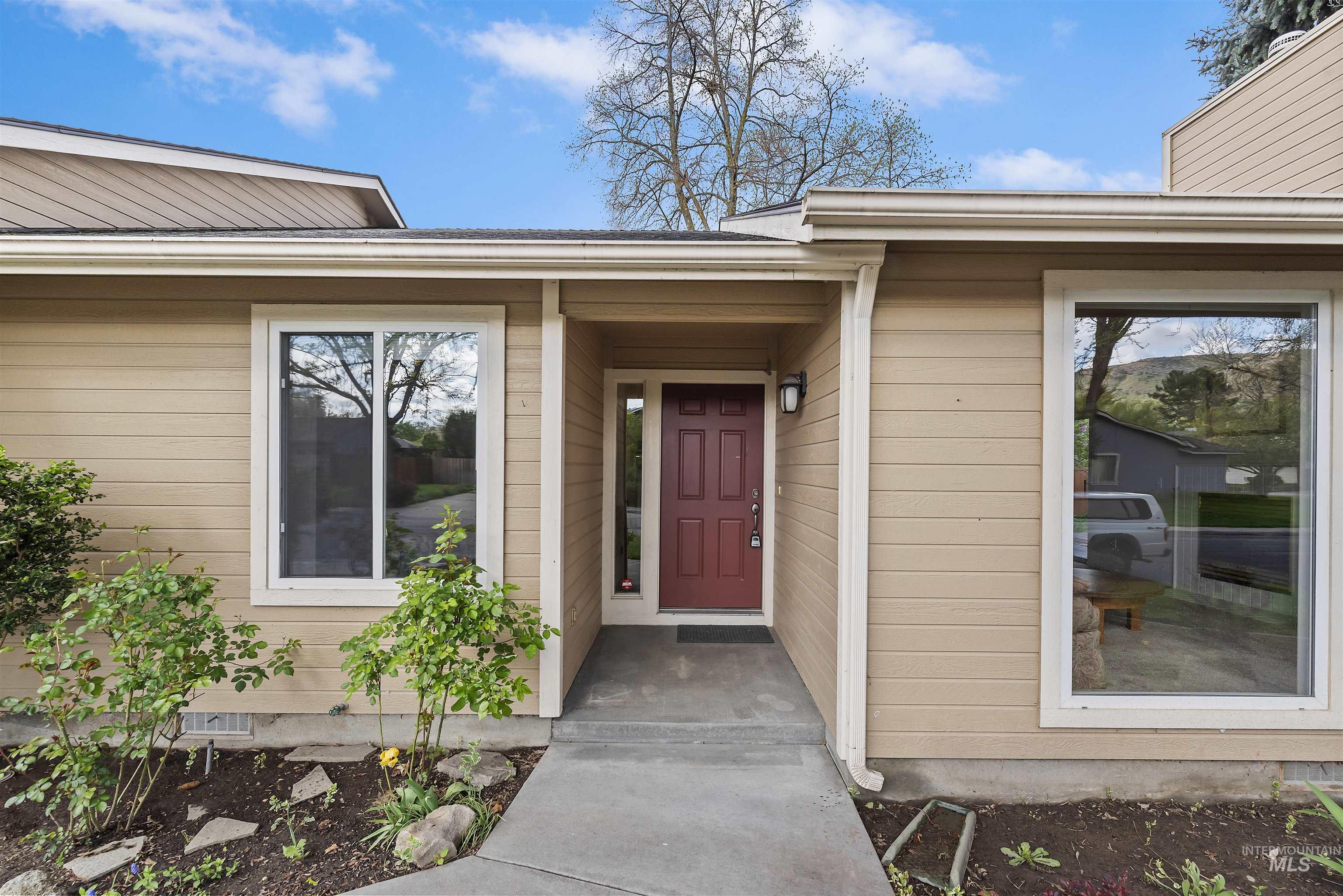 5185 Castle Hill Way, Boise, Idaho 83703, 3 Bedrooms, 2 Bathrooms, Residential For Sale, Price $474,900, 98982134