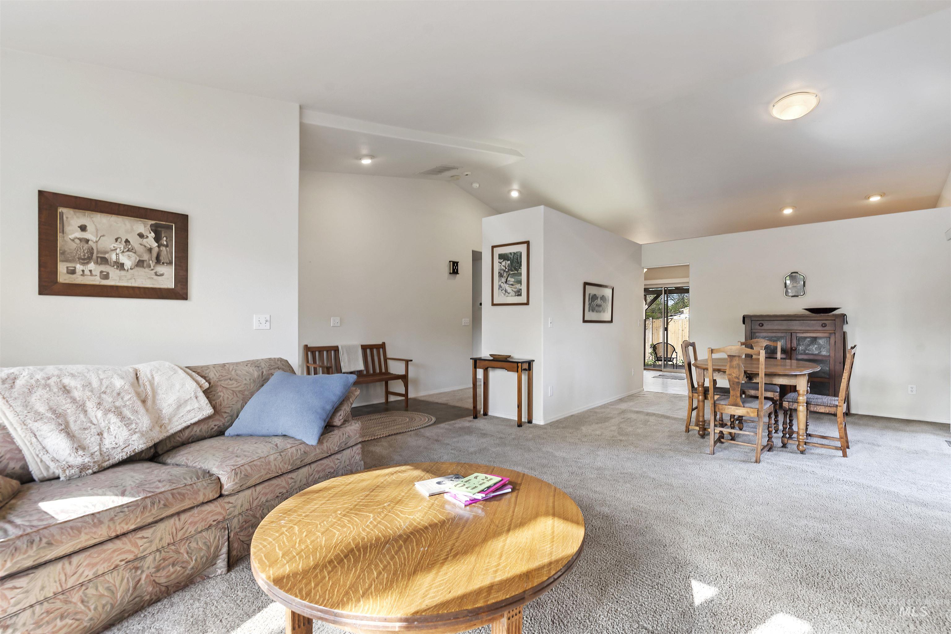 5185 Castle Hill Way, Boise, Idaho 83703, 3 Bedrooms, 2 Bathrooms, Residential For Sale, Price $474,900, 98982134