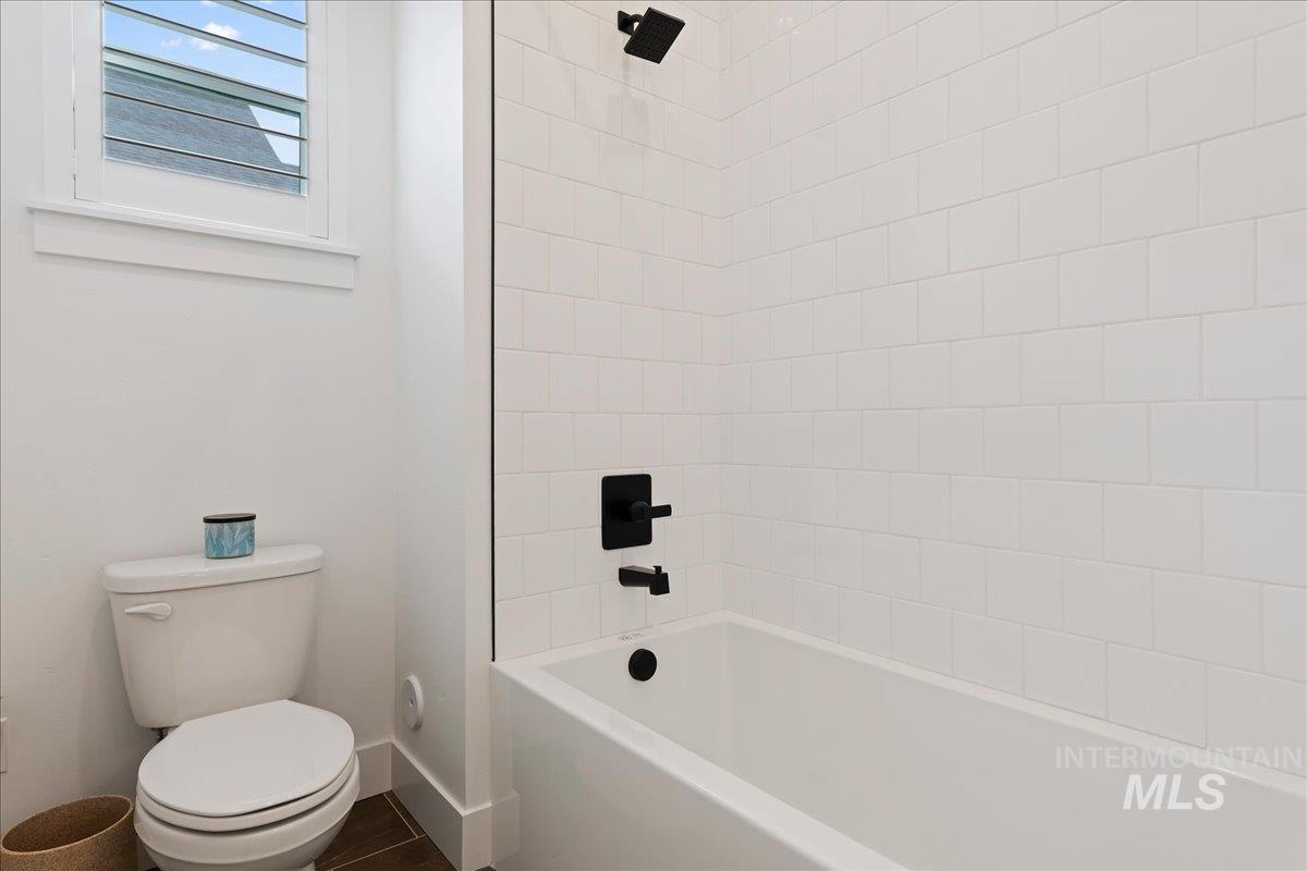 2182 N Kenora Ave, Star, Idaho 83669, 4 Bedrooms, 3.5 Bathrooms, Residential For Sale, Price $875,000, 98982135