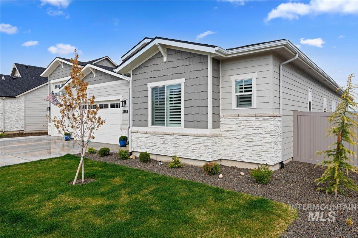2182 N Kenora Ave, Star, Idaho 83669, 4 Bedrooms, 3.5 Bathrooms, Residential For Sale, Price $835,000, 98982135
