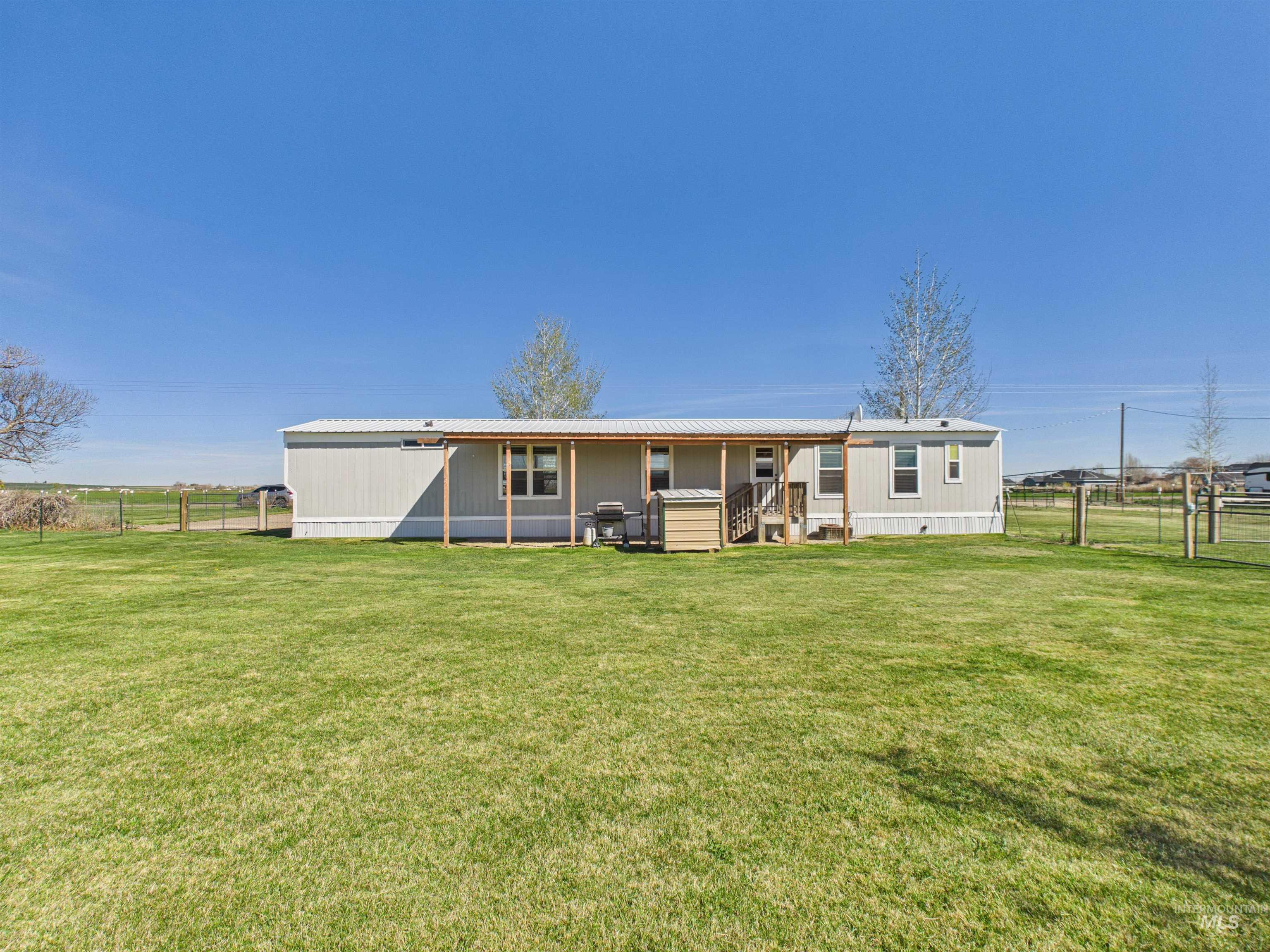 879 W 500 S, Heyburn, Idaho 83336, 2 Bedrooms, 2 Bathrooms, Residential For Sale, Price $209,000, 98982144