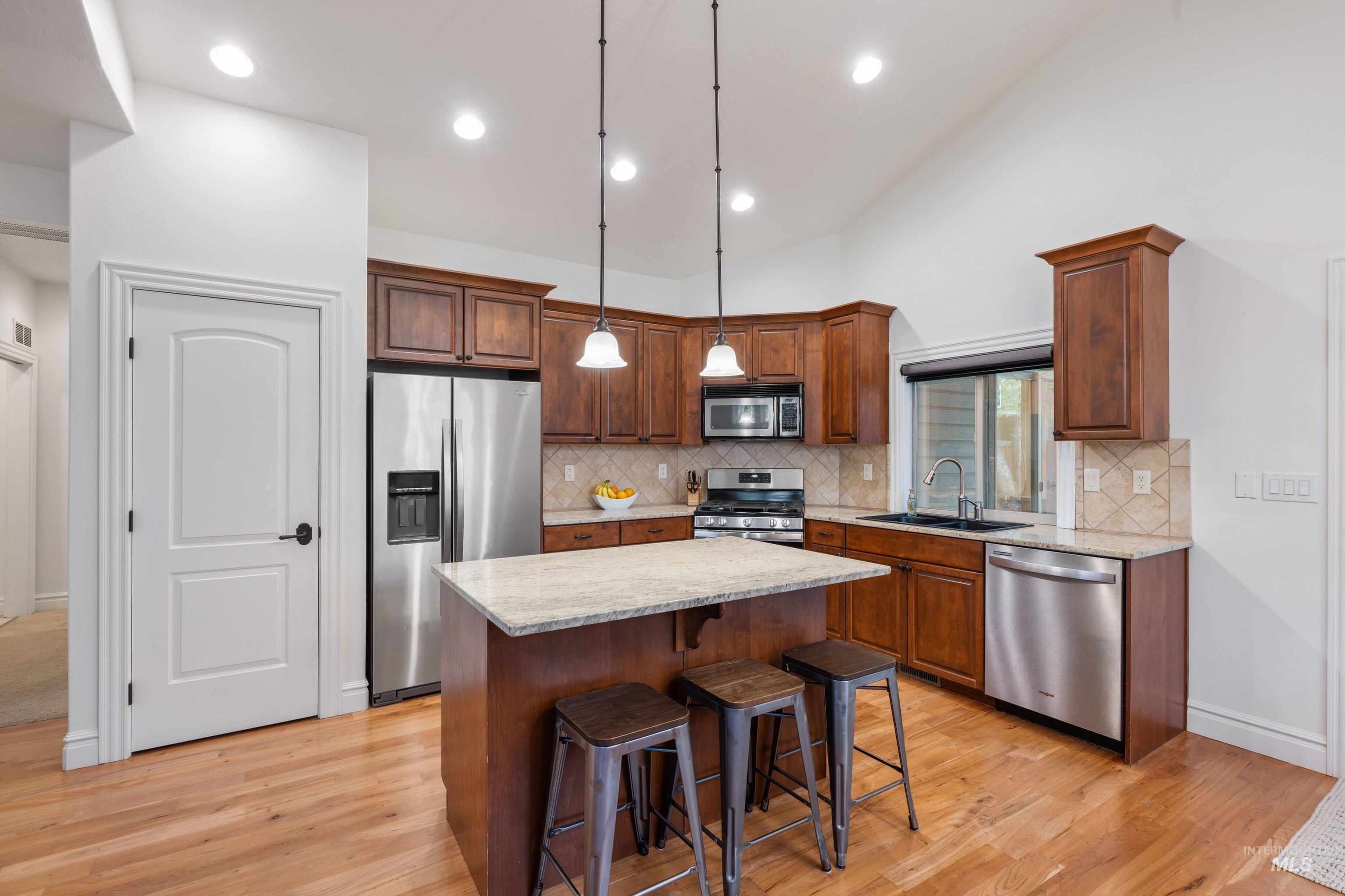 652 E Bonita Canyon, Meridian, Idaho 83646-6325, 3 Bedrooms, 2 Bathrooms, Residential For Sale, Price $495,000, 98982150