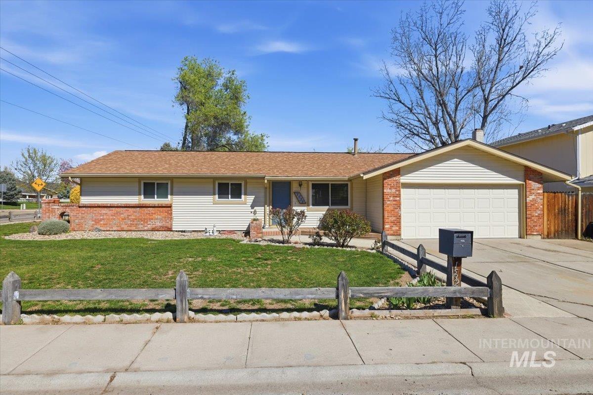 1532 W Chateau Ave, Meridian, Idaho 83646, 3 Bedrooms, 2 Bathrooms, Residential For Sale, Price $395,000, 98982156