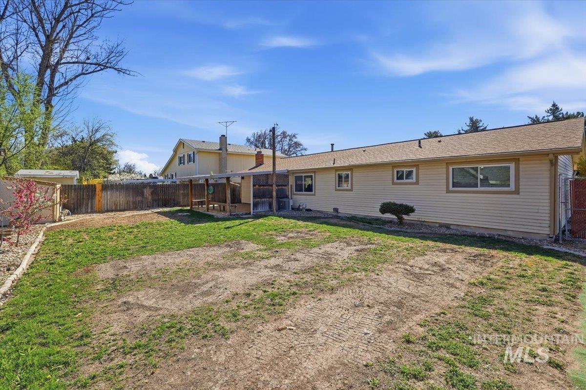 1532 W Chateau Ave, Meridian, Idaho 83646, 3 Bedrooms, 2 Bathrooms, Residential For Sale, Price $395,000, 98982156