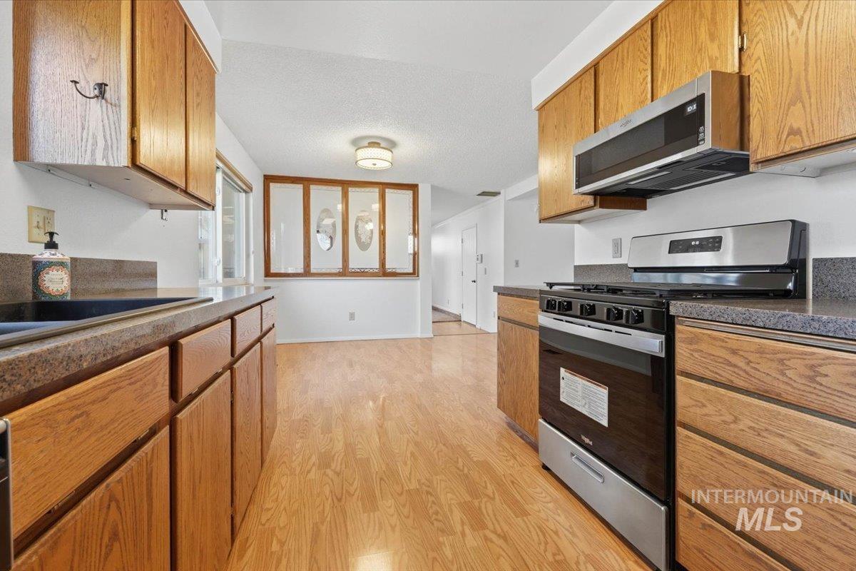 1532 W Chateau Ave, Meridian, Idaho 83646, 3 Bedrooms, 2 Bathrooms, Residential For Sale, Price $395,000, 98982156