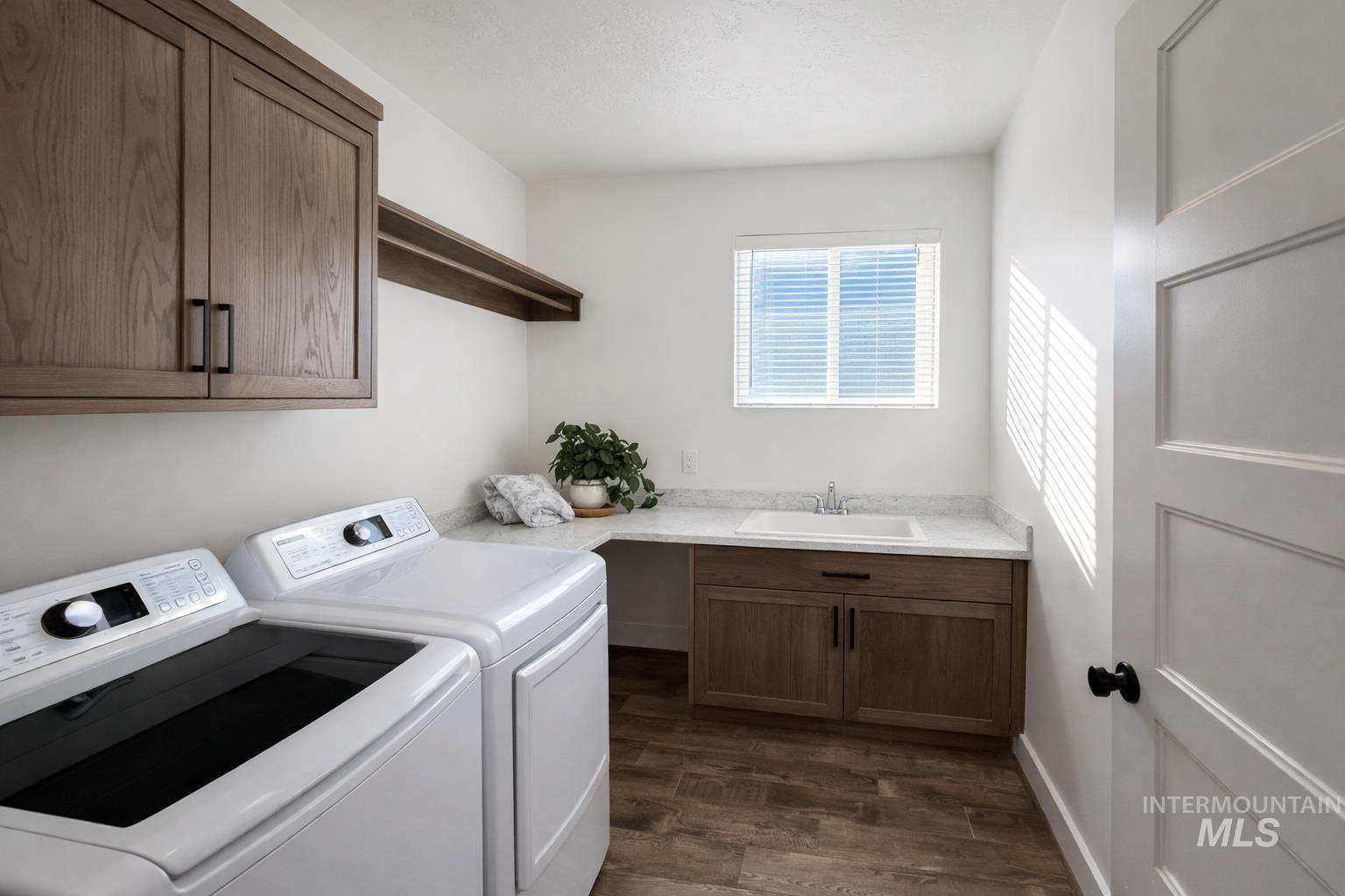 1962 E Presidential Dr, Meridian, Idaho 83642, 3 Bedrooms, 3 Bathrooms, Residential For Sale, Price $534,900, 98982158