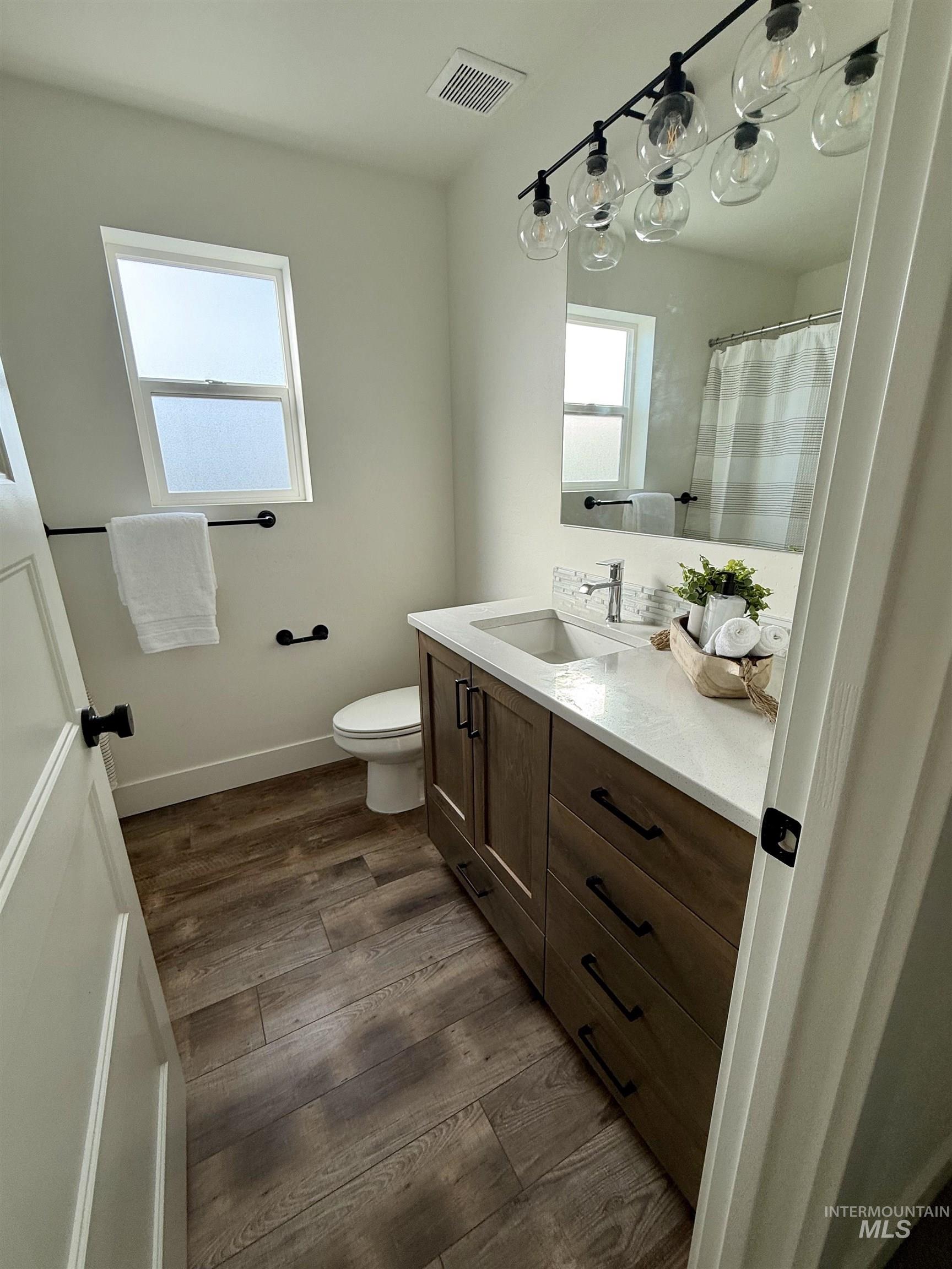 1962 E Presidential Dr, Meridian, Idaho 83642, 3 Bedrooms, 3 Bathrooms, Residential For Sale, Price $534,900, 98982158