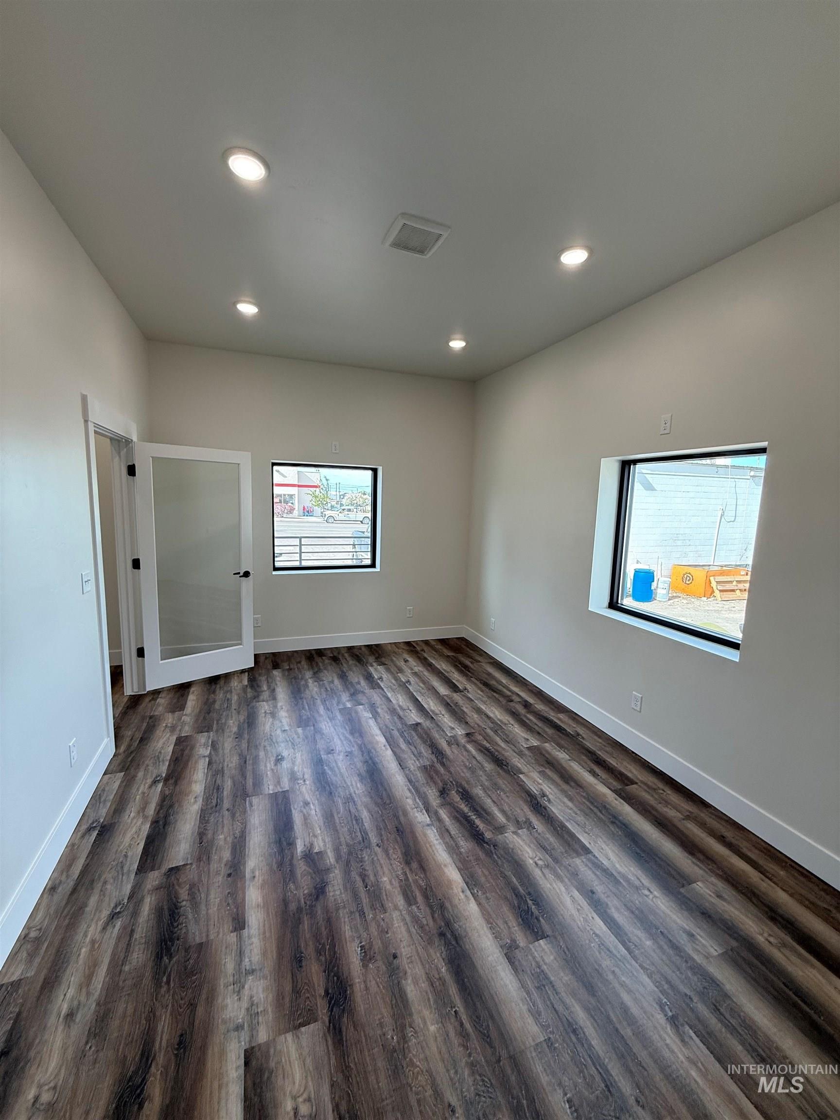 328 Broadway Ave S, Buhl, Idaho 83316, 6 Rooms, Business/Commercial For Sale, Price $8,400,MLS 98982164