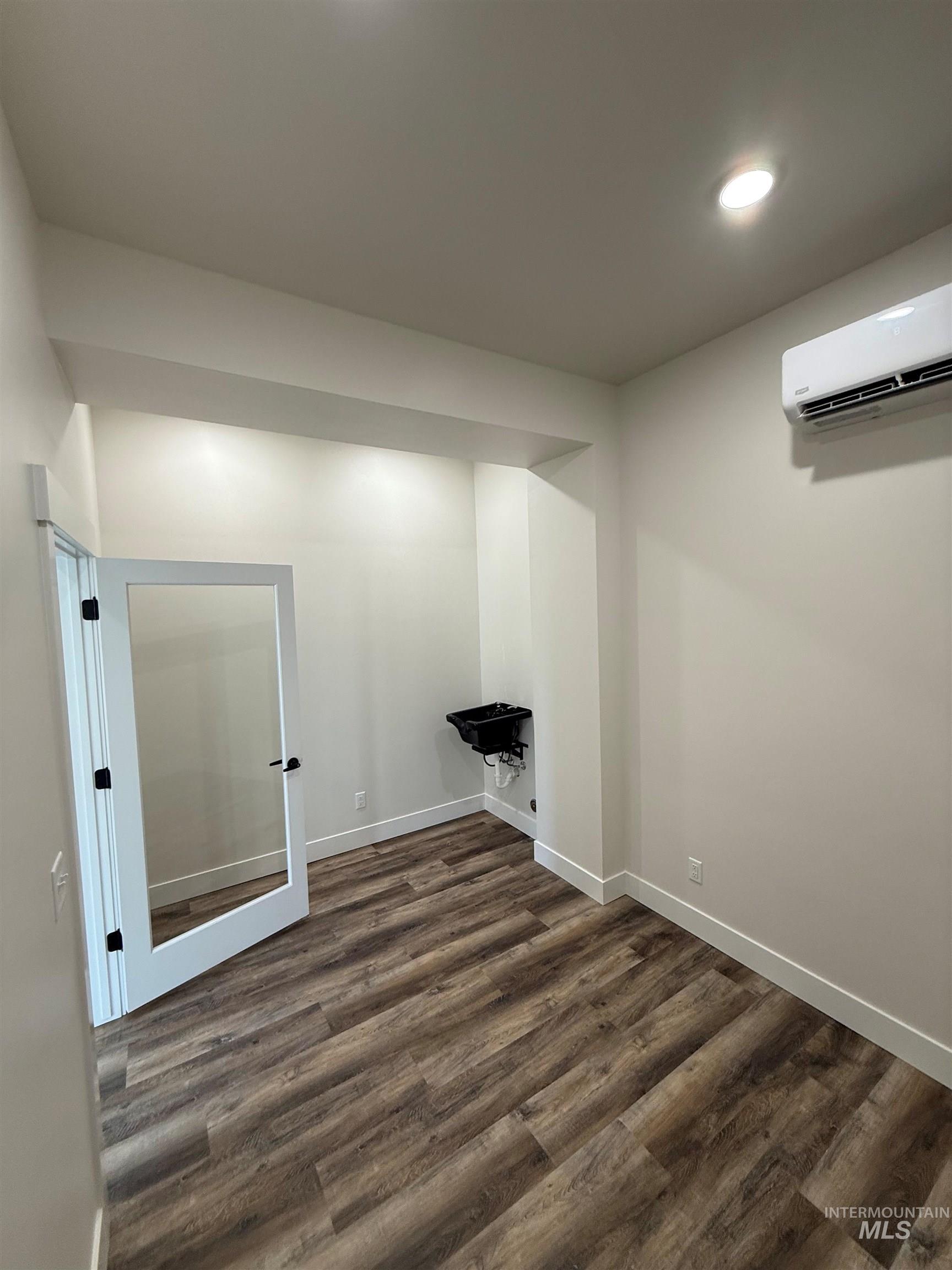 328 Broadway Ave S, Buhl, Idaho 83316, 6 Rooms, Business/Commercial For Sale, Price $4,800, 98982167