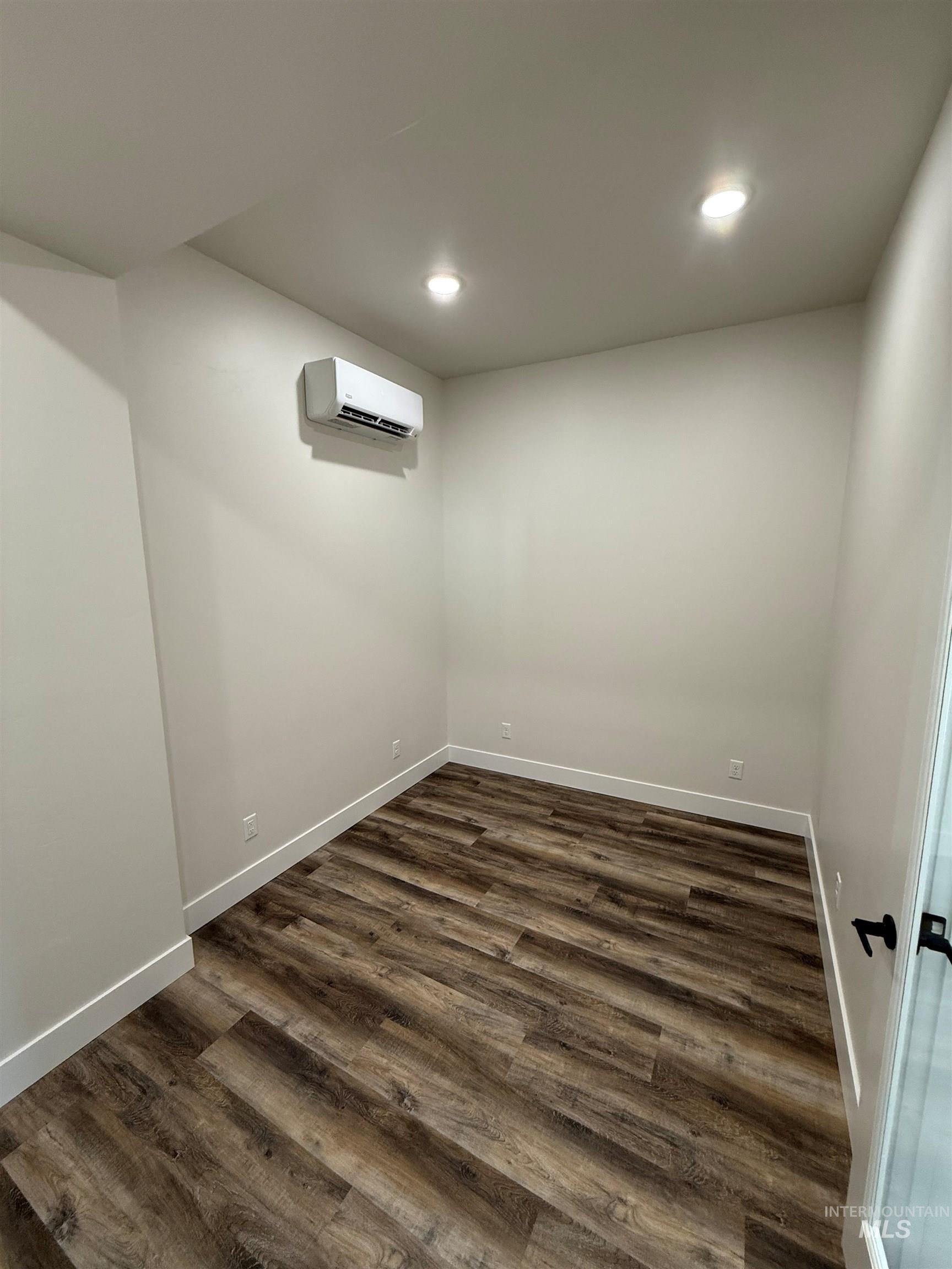 328 Broadway Ave S, Buhl, Idaho 83316, 6 Rooms, Business/Commercial For Sale, Price $4,800, 98982167