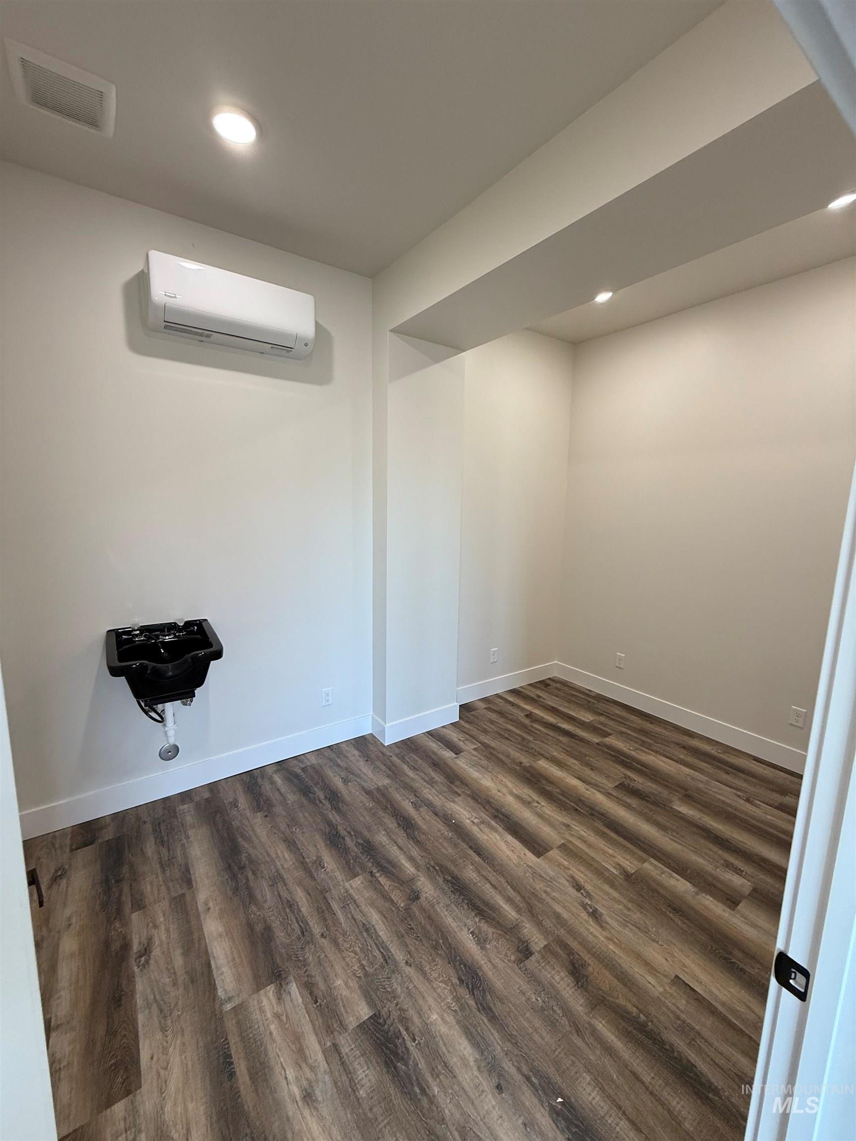 328 Broadway Ave S, Buhl, Idaho 83316, 6 Rooms, Business/Commercial For Sale, Price $4,800, 98982168