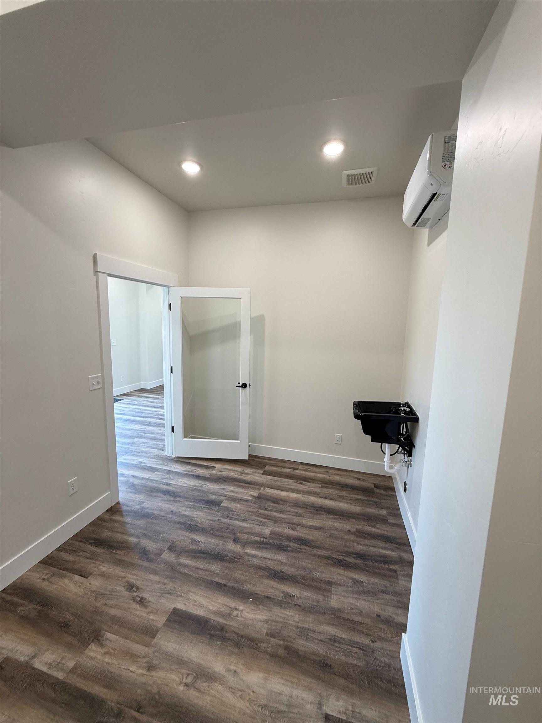 328 Broadway Ave S, Buhl, Idaho 83316, 6 Rooms, Business/Commercial For Sale, Price $4,800, 98982168