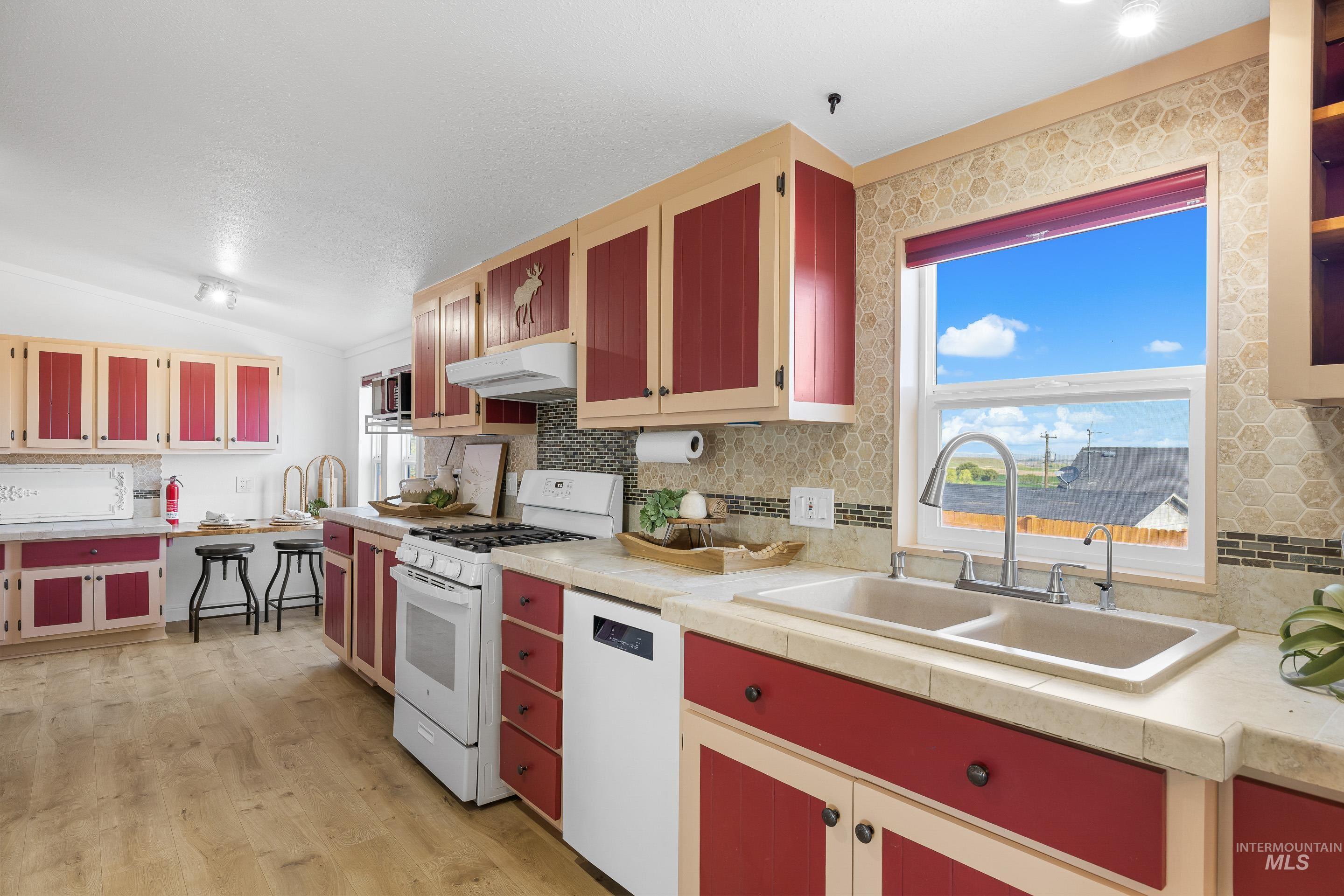 2427 Northside Rd, Homedale, Idaho 83628, 3 Bedrooms, 2 Bathrooms, Residential For Sale, Price $345,000, 98982172