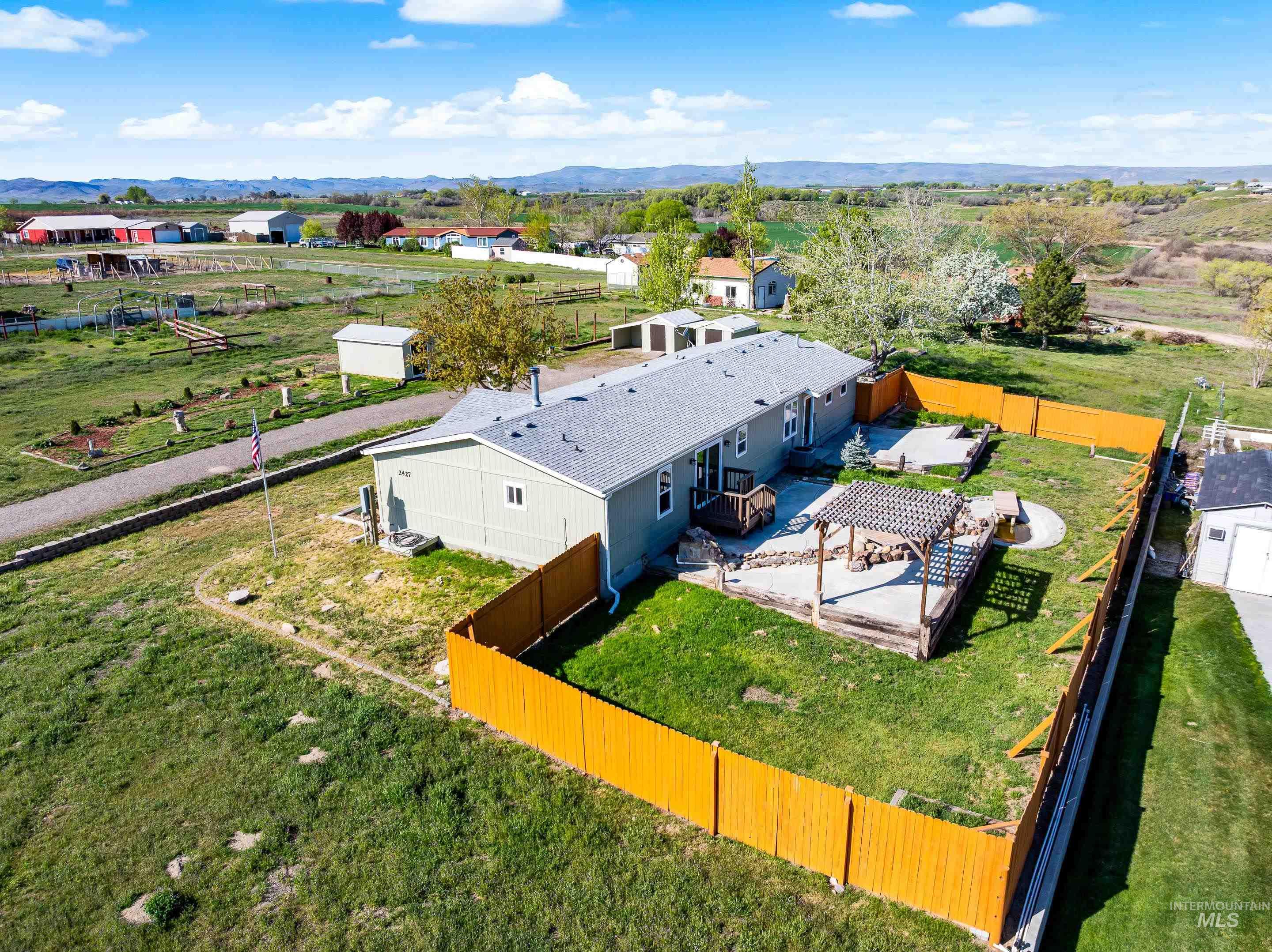 2427 Northside Rd, Homedale, Idaho 83628, 3 Bedrooms, 2 Bathrooms, Residential For Sale, Price $345,000, 98982172