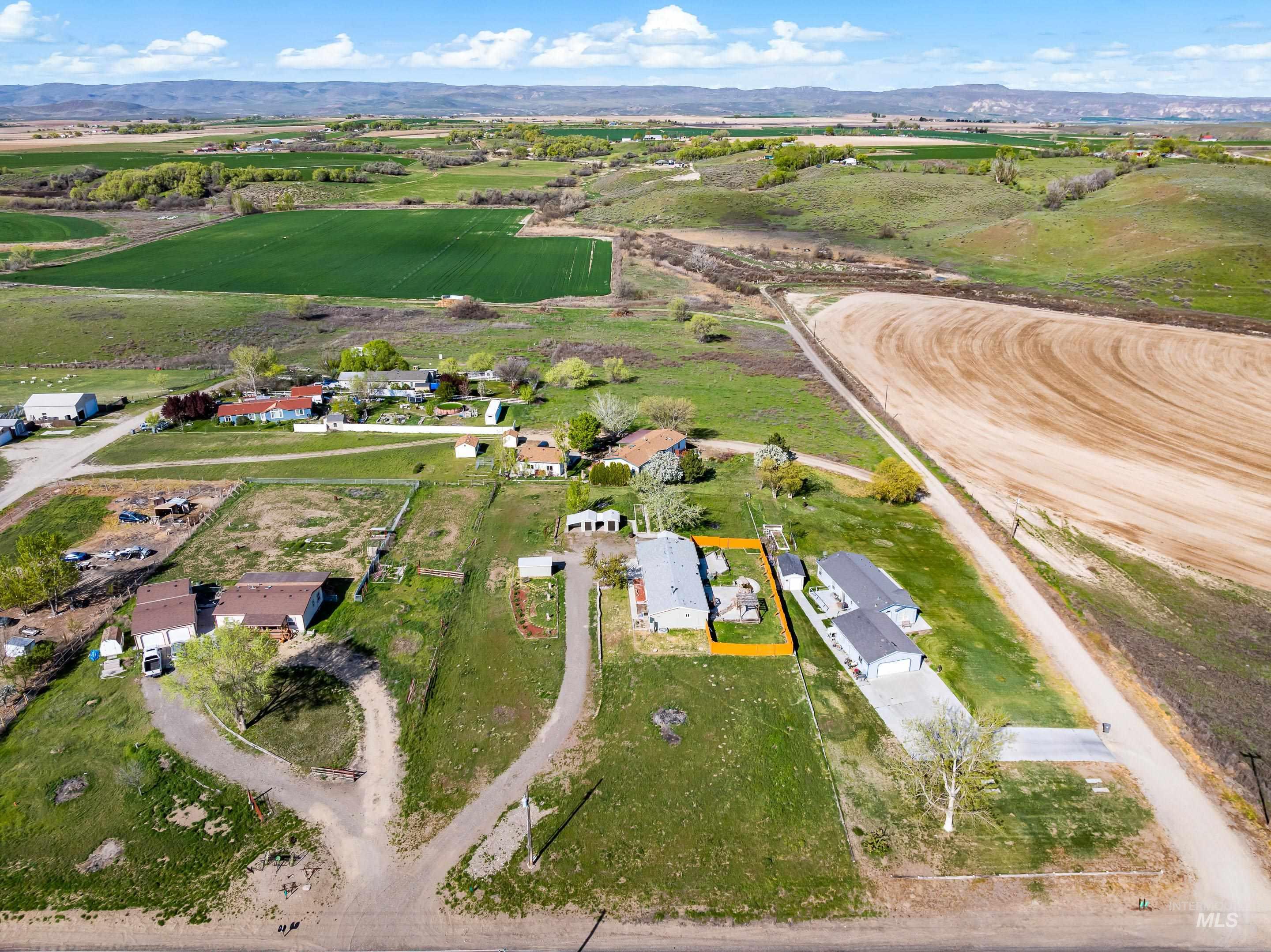 2427 Northside Rd, Homedale, Idaho 83628, 3 Bedrooms, 2 Bathrooms, Residential For Sale, Price $345,000, 98982172