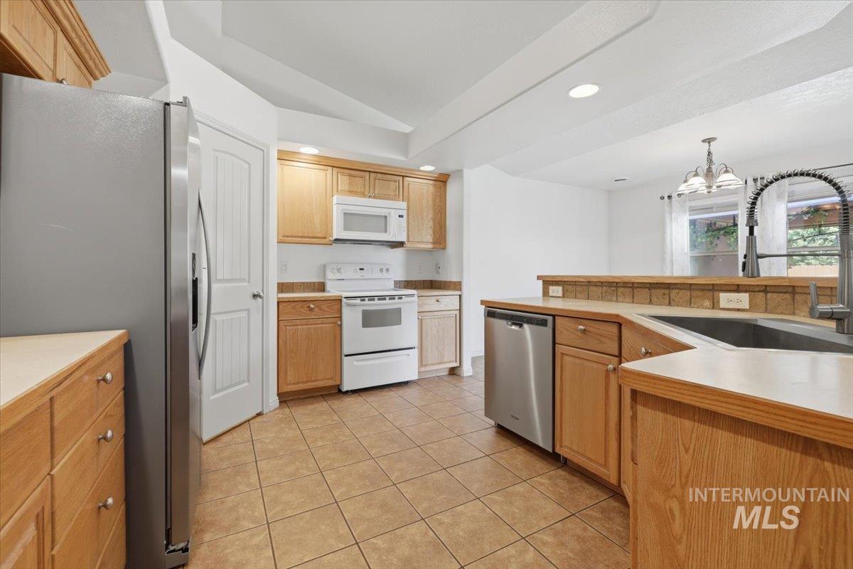 1068 Locksley St, Middleton, Idaho 83644, 3 Bedrooms, 2 Bathrooms, Residential For Sale, Price $410,000, 98982175