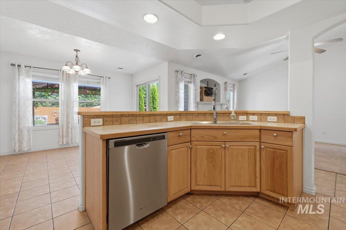 1068 Locksley St, Middleton, Idaho 83644, 3 Bedrooms, 2 Bathrooms, Residential For Sale, Price $410,000, 98982175