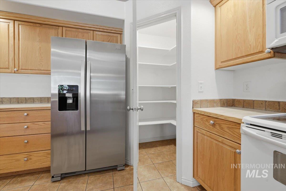 1068 Locksley St, Middleton, Idaho 83644, 3 Bedrooms, 2 Bathrooms, Residential For Sale, Price $410,000, 98982175