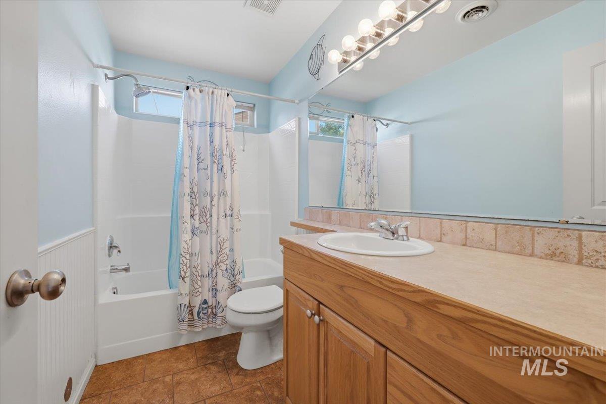 1068 Locksley St, Middleton, Idaho 83644, 3 Bedrooms, 2 Bathrooms, Residential For Sale, Price $410,000, 98982175