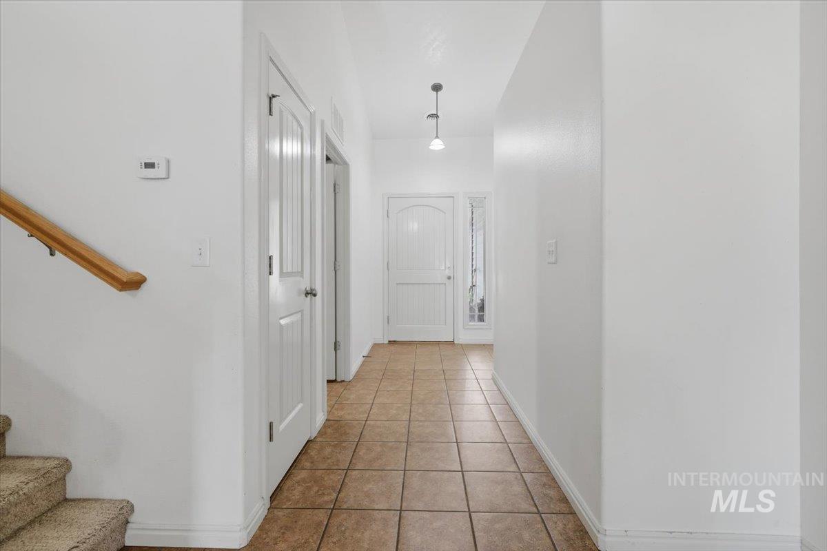 1068 Locksley St, Middleton, Idaho 83644, 3 Bedrooms, 2 Bathrooms, Residential For Sale, Price $410,000, 98982175