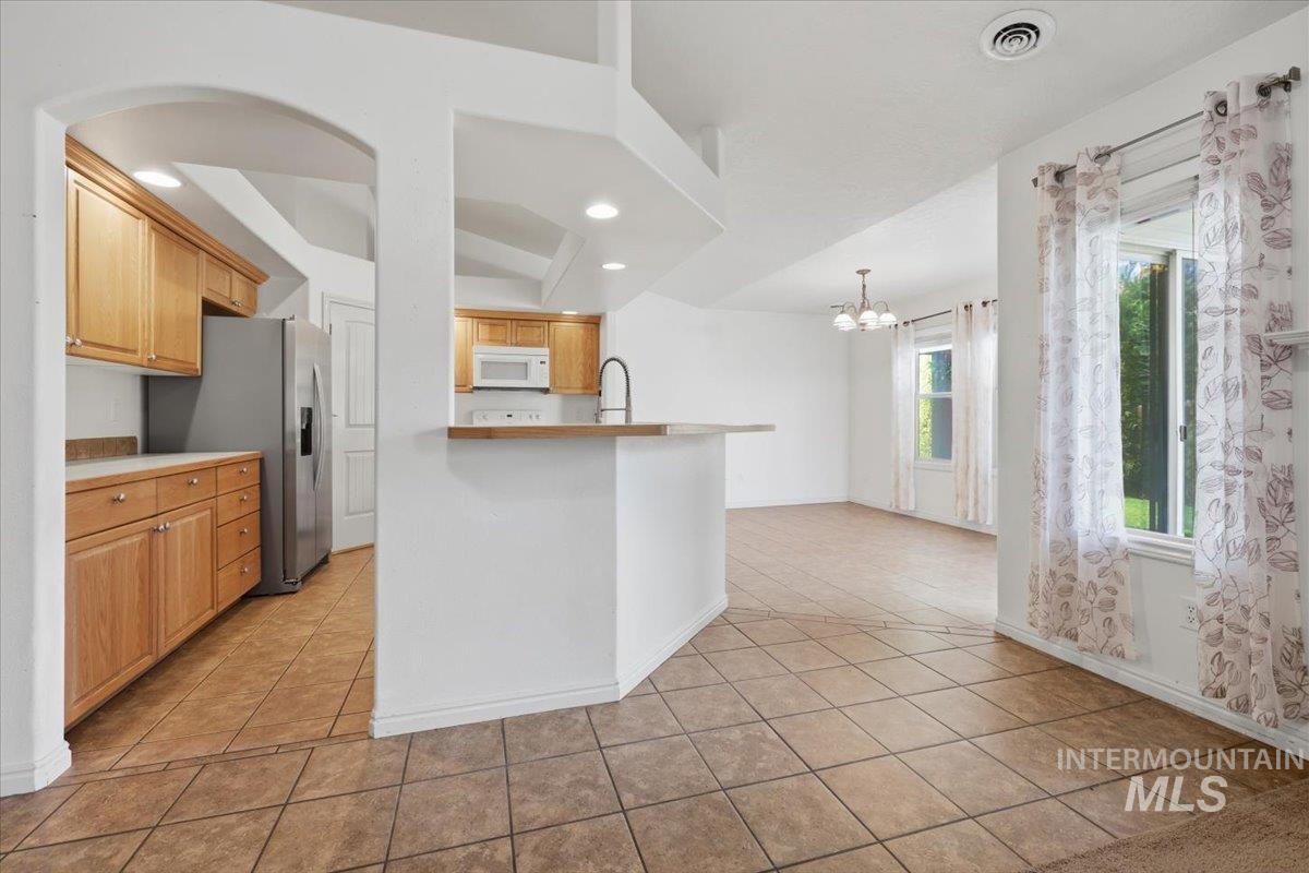 1068 Locksley St, Middleton, Idaho 83644, 3 Bedrooms, 2 Bathrooms, Residential For Sale, Price $410,000, 98982175