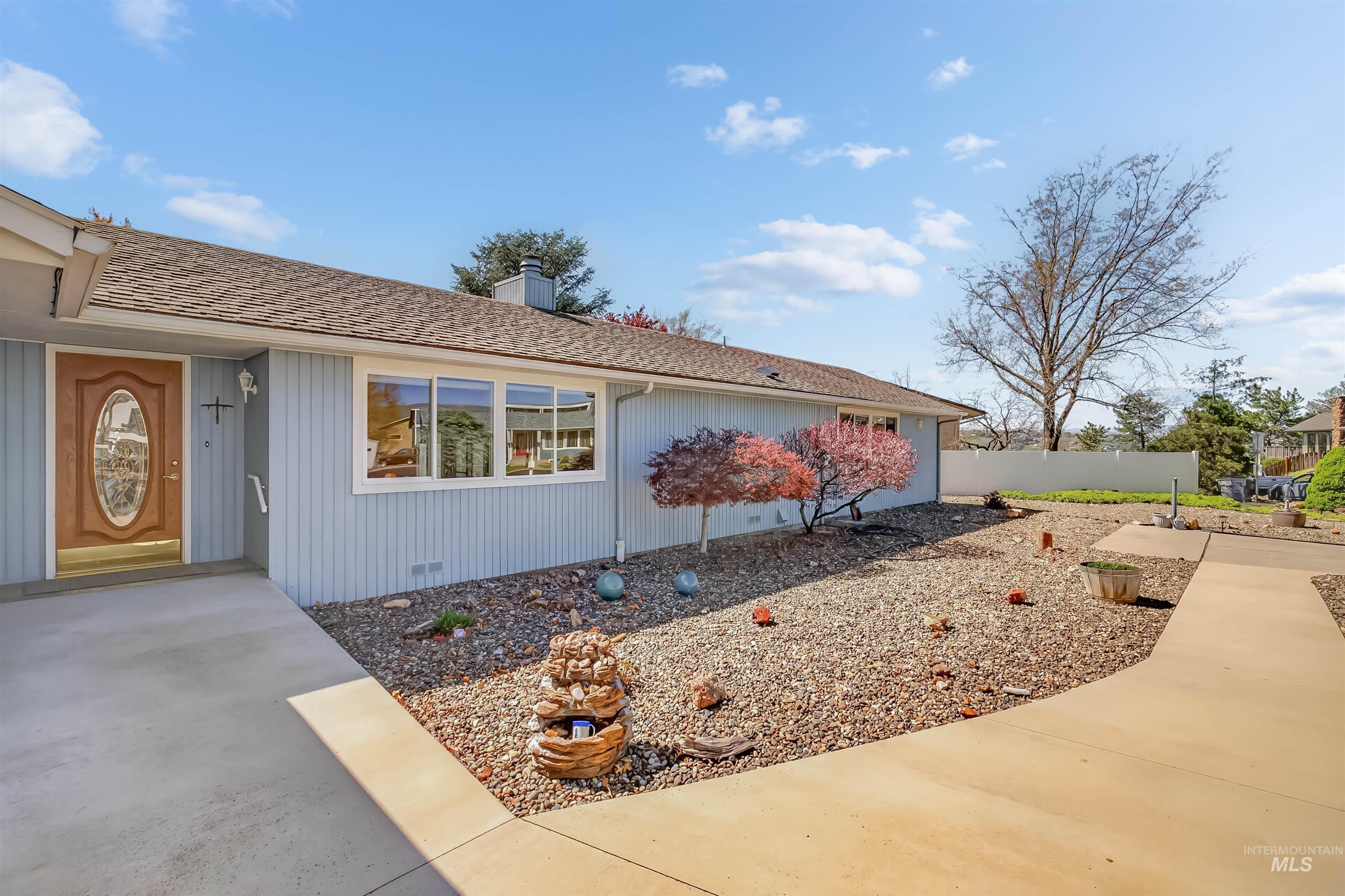 3650 Country Club Court, Lewiston, Idaho 83501, 3 Bedrooms, 2 Bathrooms, Residential For Sale, Price $460,000, 98982184