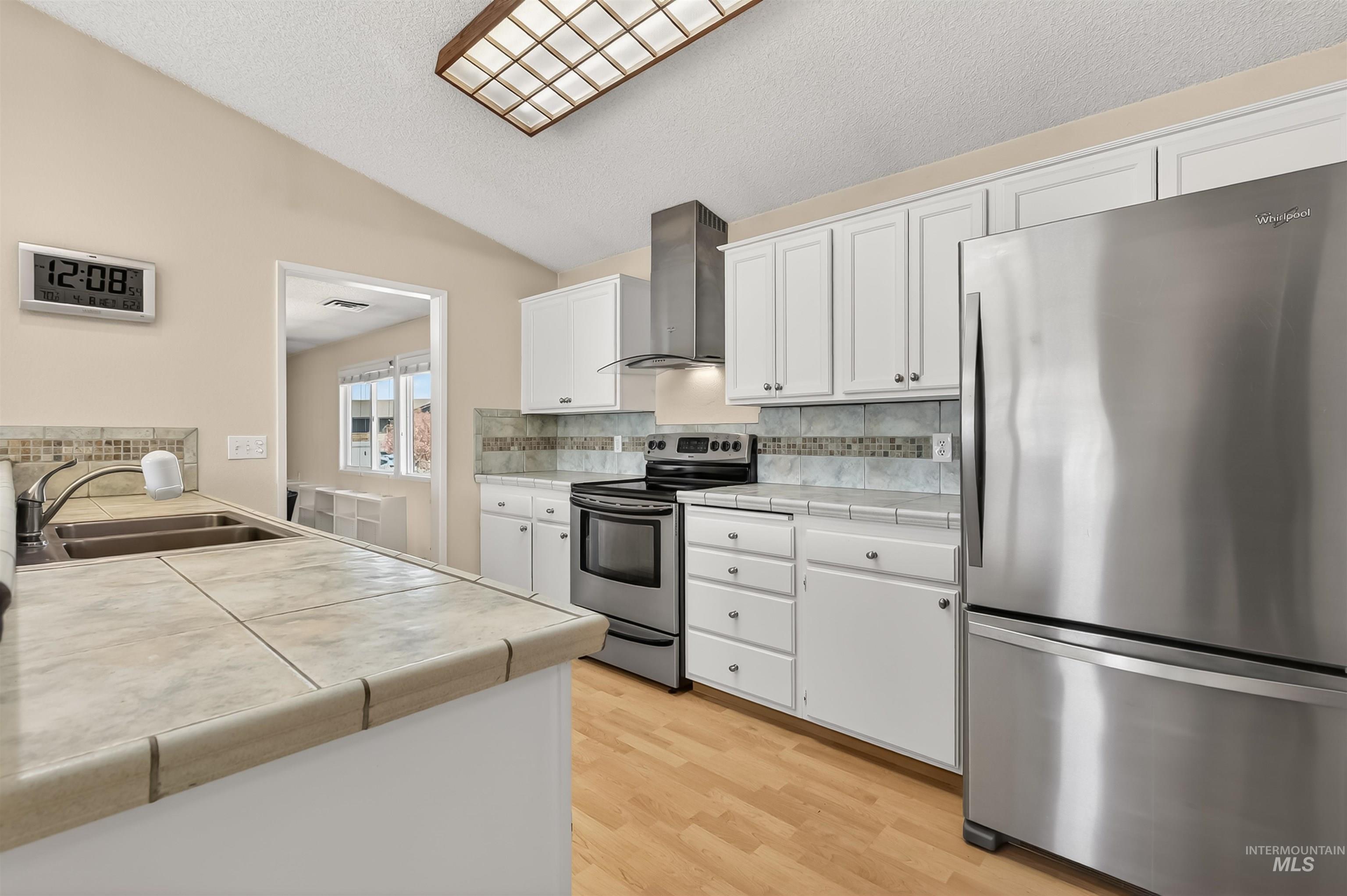 3650 Country Club Court, Lewiston, Idaho 83501, 3 Bedrooms, 2 Bathrooms, Residential For Sale, Price $460,000, 98982184