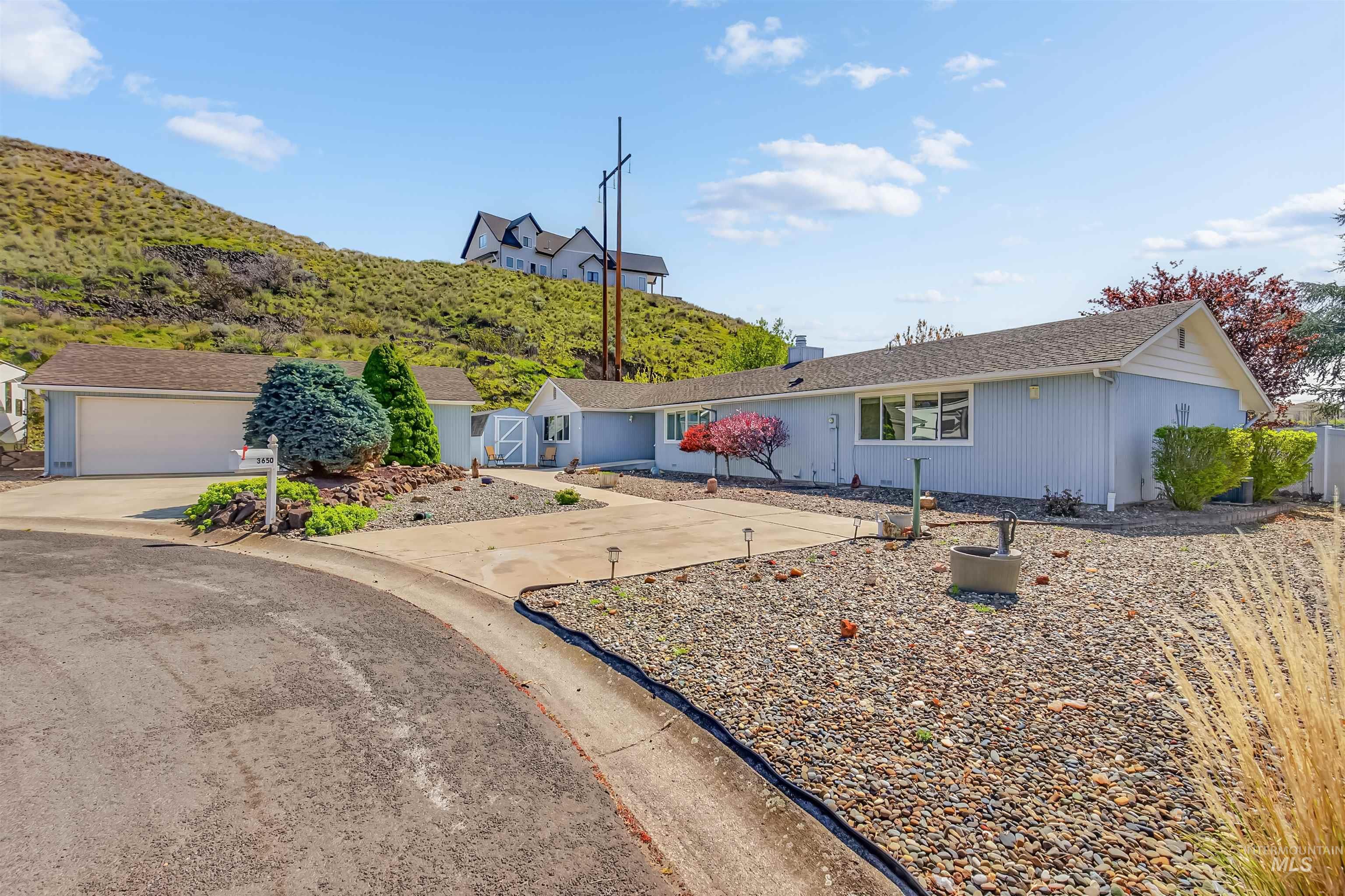 3650 Country Club Court, Lewiston, Idaho 83501, 3 Bedrooms, 2 Bathrooms, Residential For Sale, Price $460,000, 98982184