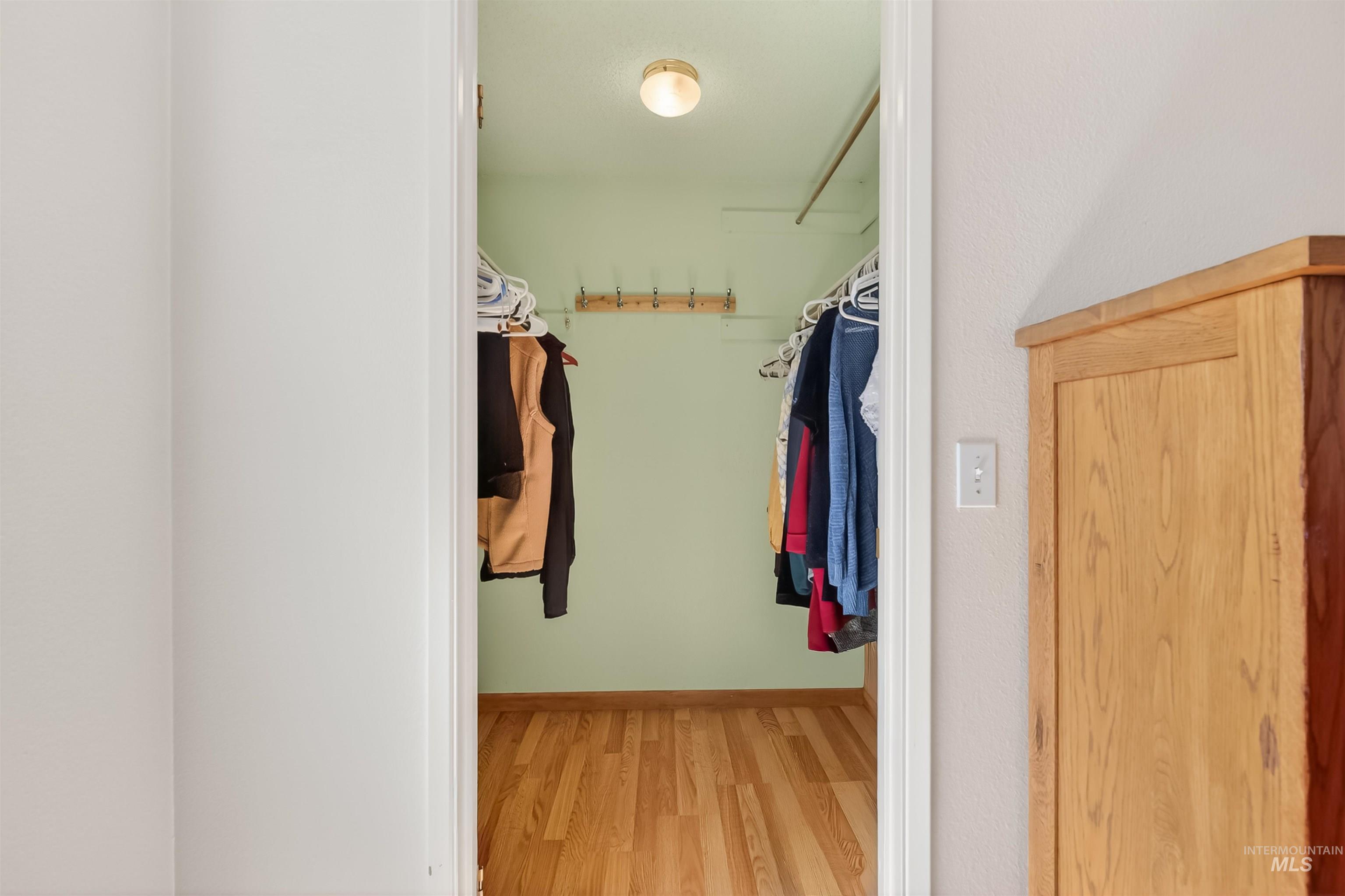 3650 Country Club Court, Lewiston, Idaho 83501, 3 Bedrooms, 2 Bathrooms, Residential For Sale, Price $460,000, 98982184