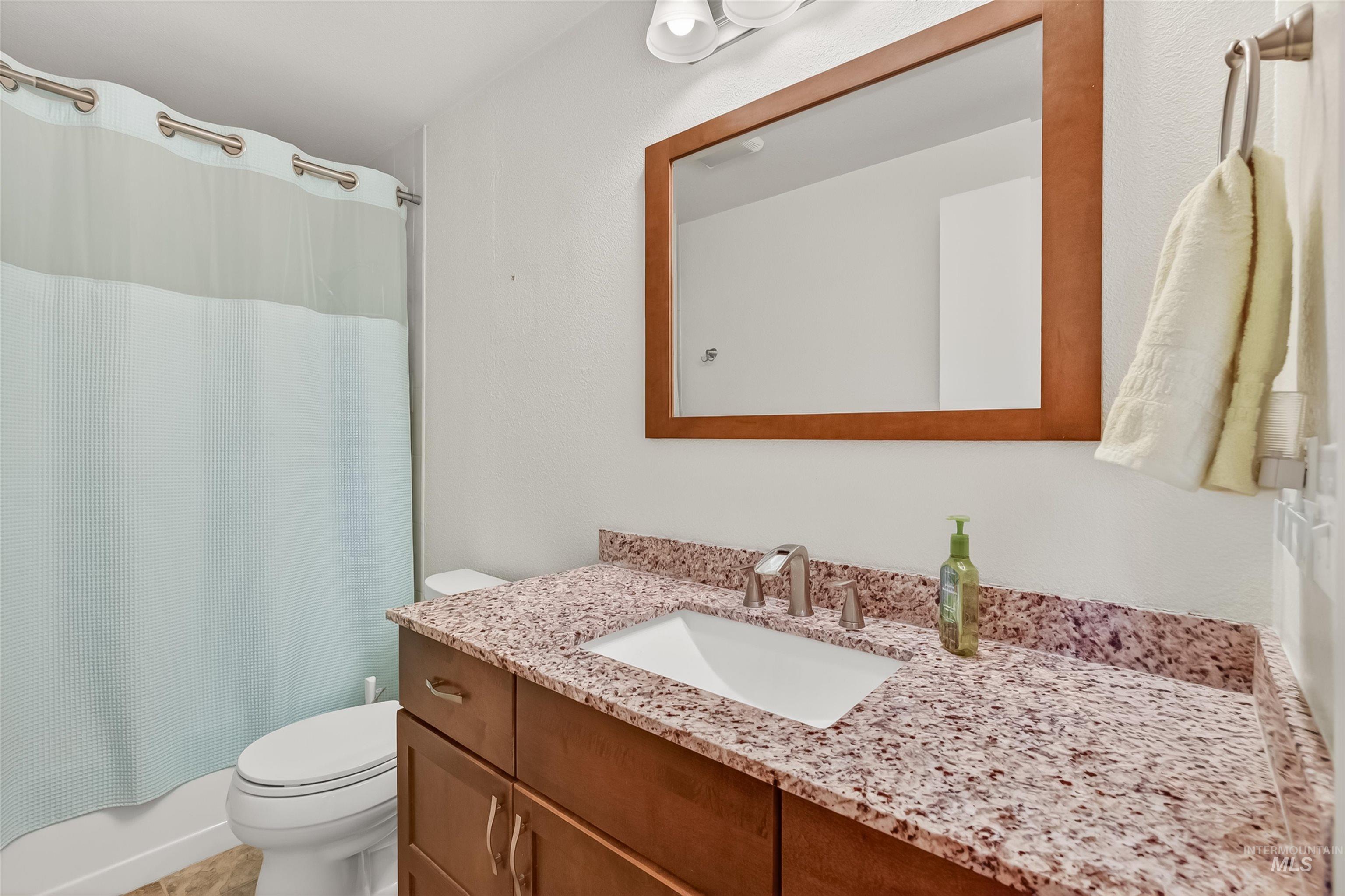 3650 Country Club Court, Lewiston, Idaho 83501, 3 Bedrooms, 2 Bathrooms, Residential For Sale, Price $460,000, 98982184