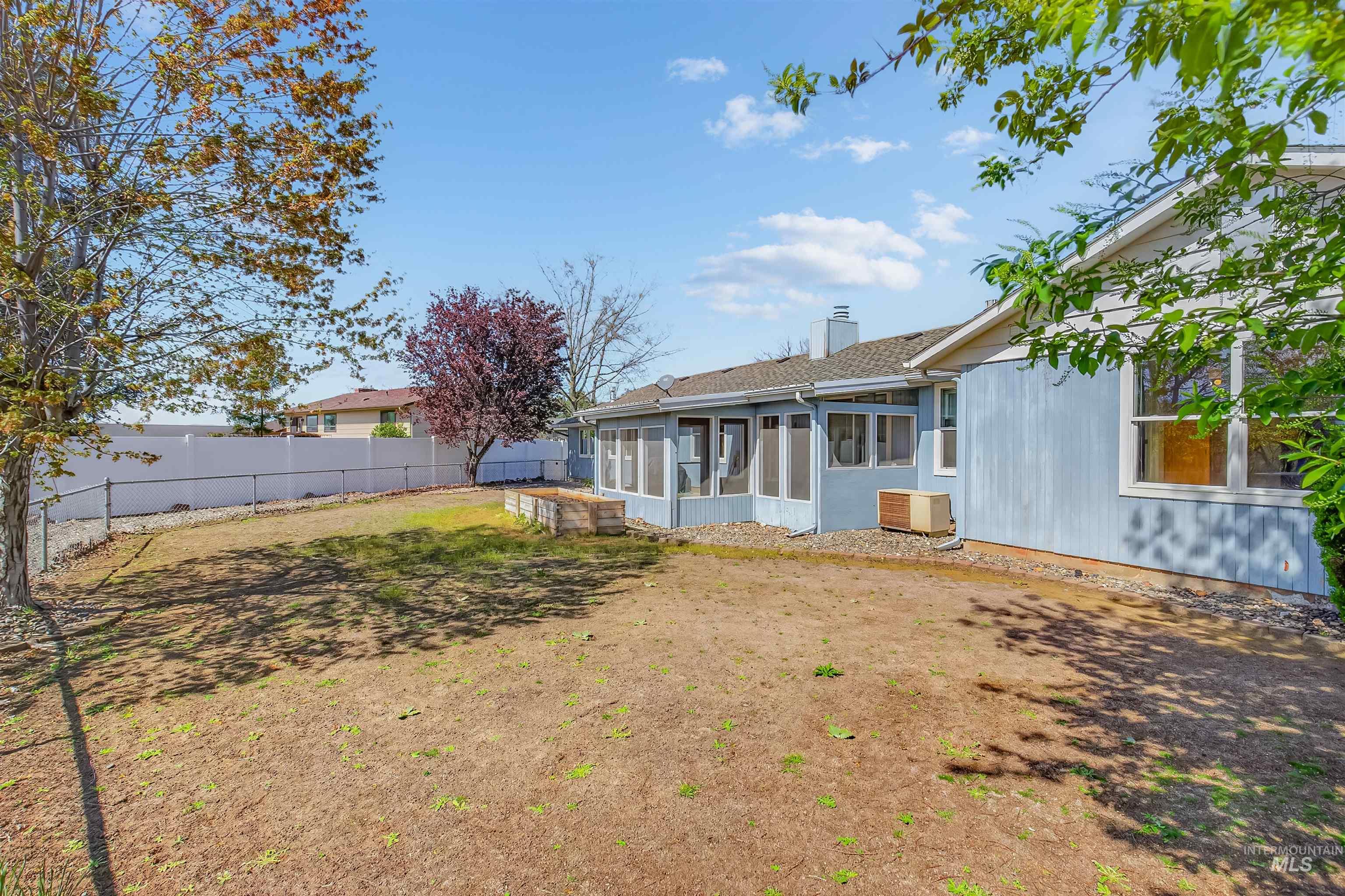 3650 Country Club Court, Lewiston, Idaho 83501, 3 Bedrooms, 2 Bathrooms, Residential For Sale, Price $460,000, 98982184