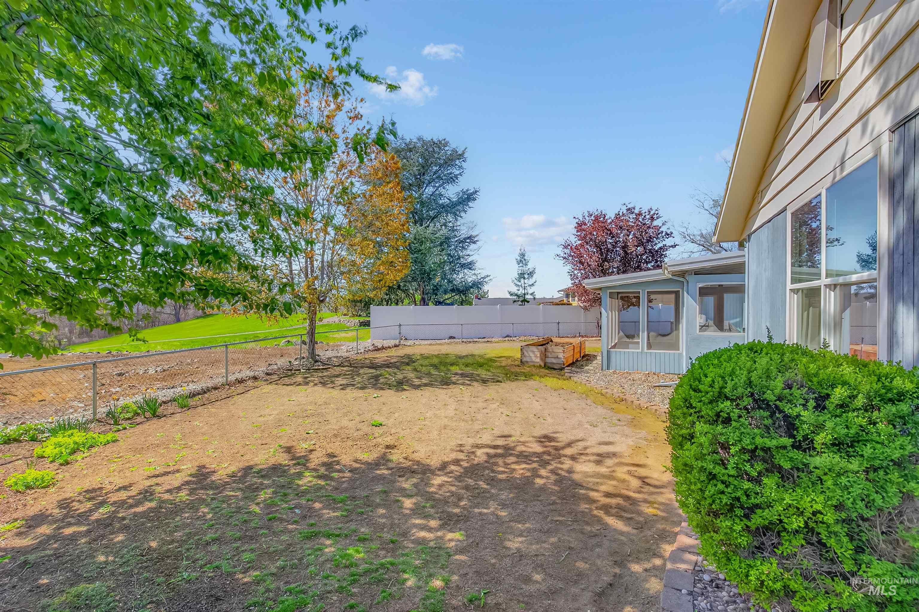 3650 Country Club Court, Lewiston, Idaho 83501, 3 Bedrooms, 2 Bathrooms, Residential For Sale, Price $460,000, 98982184