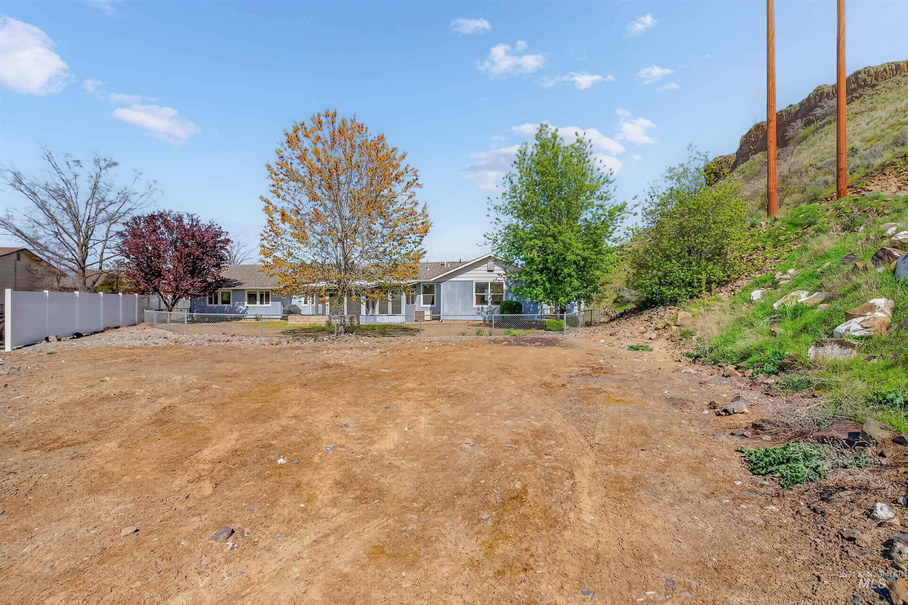 3650 Country Club Court, Lewiston, Idaho 83501, 3 Bedrooms, 2 Bathrooms, Residential For Sale, Price $460,000, 98982184