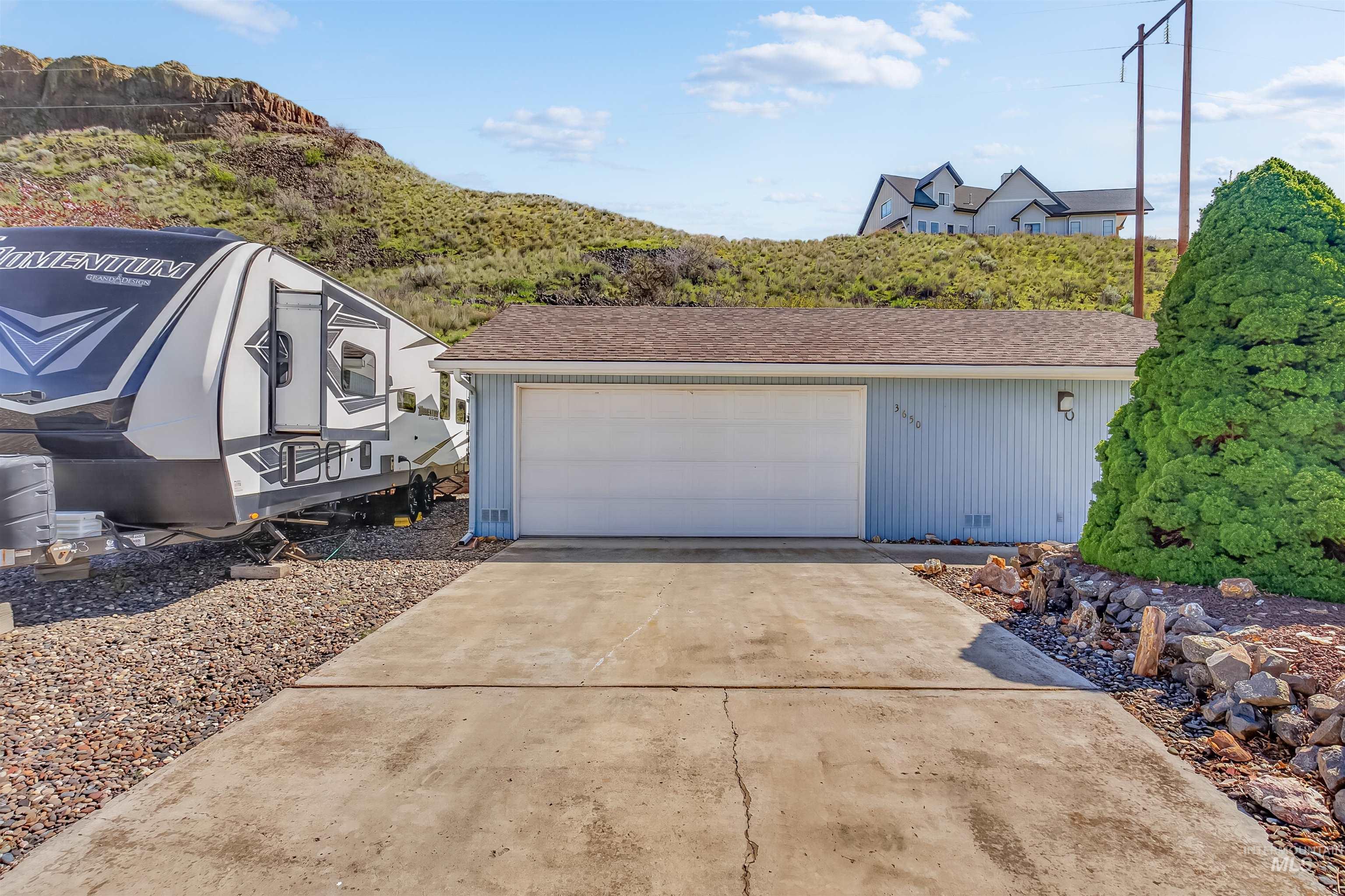 3650 Country Club Court, Lewiston, Idaho 83501, 3 Bedrooms, 2 Bathrooms, Residential For Sale, Price $460,000, 98982184