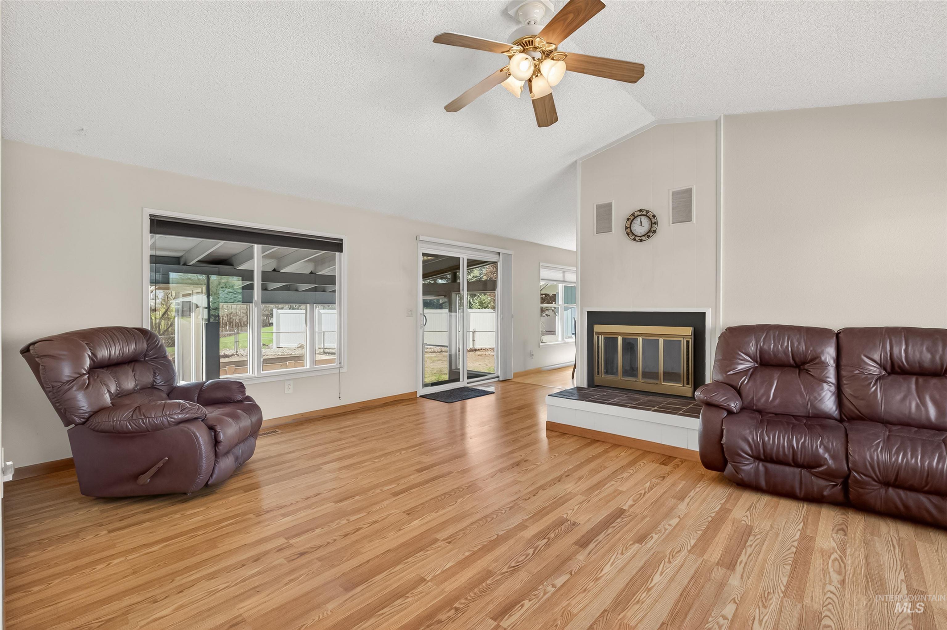 3650 Country Club Court, Lewiston, Idaho 83501, 3 Bedrooms, 2 Bathrooms, Residential For Sale, Price $460,000, 98982184