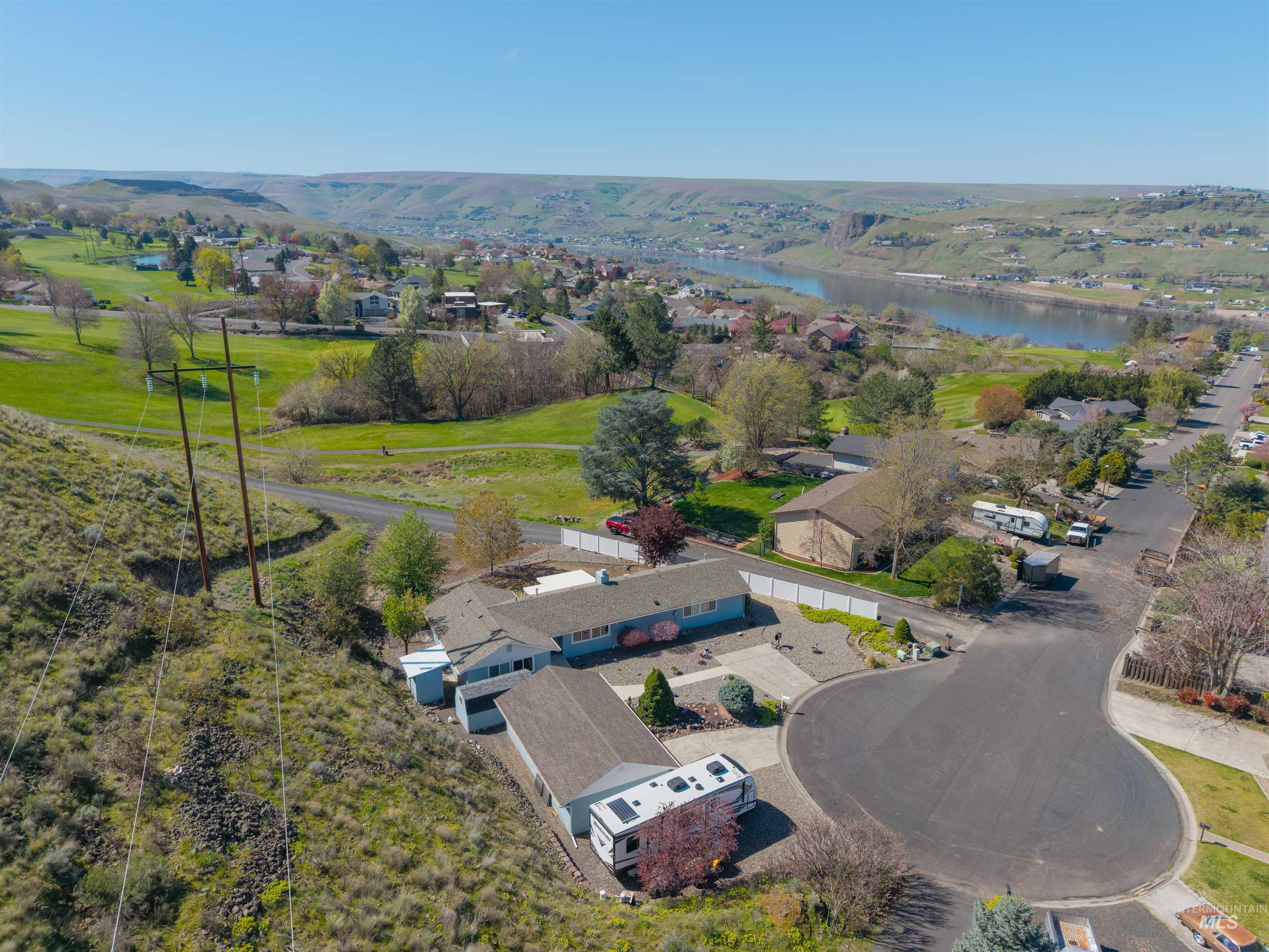 3650 Country Club Court, Lewiston, Idaho 83501, 3 Bedrooms, 2 Bathrooms, Residential For Sale, Price $460,000, 98982184
