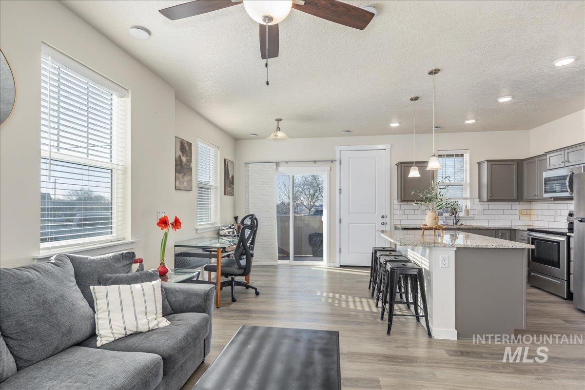 2329 E Spice Loop UNIT #1, Nampa, Idaho 83687, 3 Bedrooms, 3 Bathrooms, Residential Income For Sale, Price $330,000,MLS 98982191