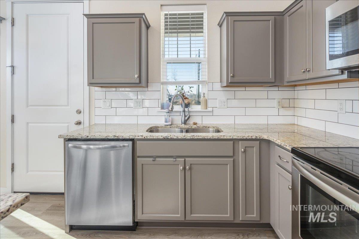 2329 E Spice Loop UNIT #1, Nampa, Idaho 83687, 3 Bedrooms, 3 Bathrooms, Residential Income For Sale, Price $330,000,MLS 98982191