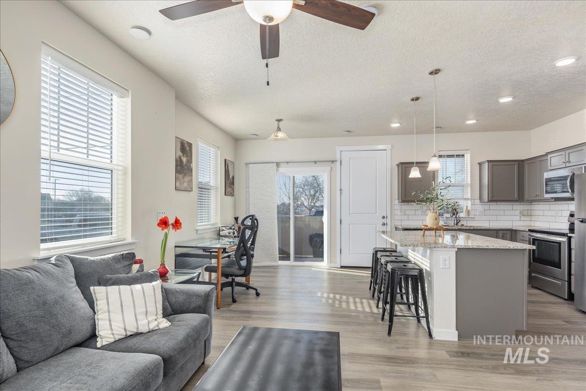 2329 E Spice Loop UNIT #1, Nampa, Idaho 83687, 3 Bedrooms, 3 Bathrooms, Residential Income For Sale, Price $330,000,MLS 98982191